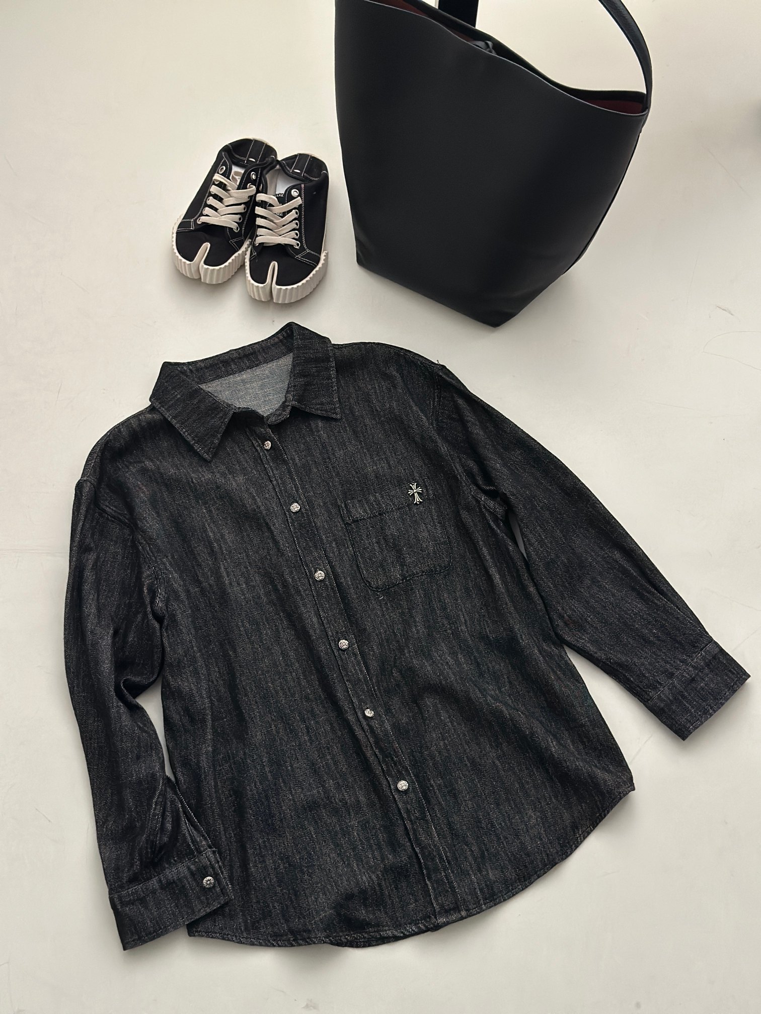 NO:482734,CH Croxin 25 early autumn new style washing denim shirt size sml, chrome hearts,shirts,alexander wang19860909CH克罗心 25早秋新款 水洗牛仔衬衫 码数sml,,chrome hearts,shirts,alexander wang,Women's clothing