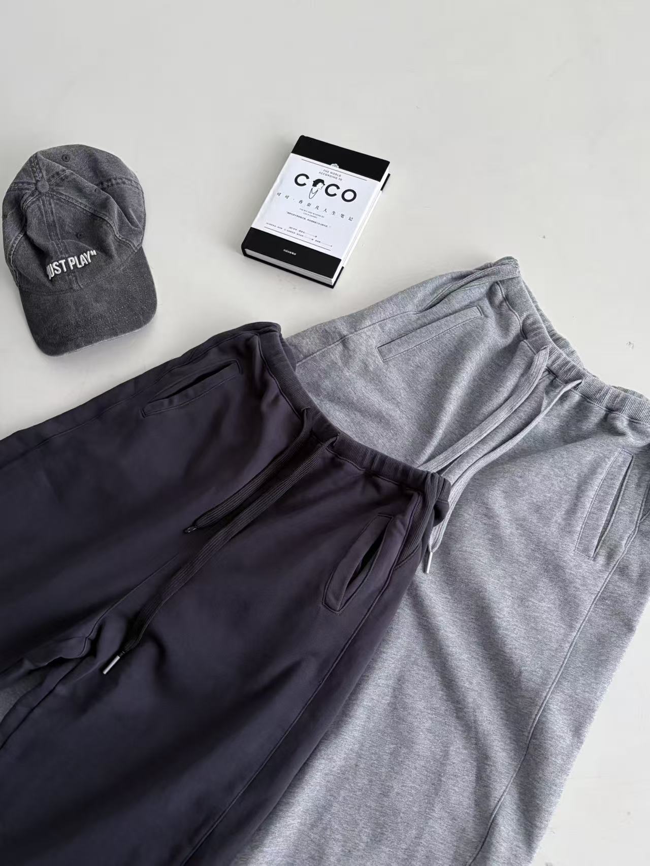 Courreges 2025秋季新款 休闲百搭直筒裤 选材天然纯棉 柔软透气 像被春风包裹的温柔触感 全