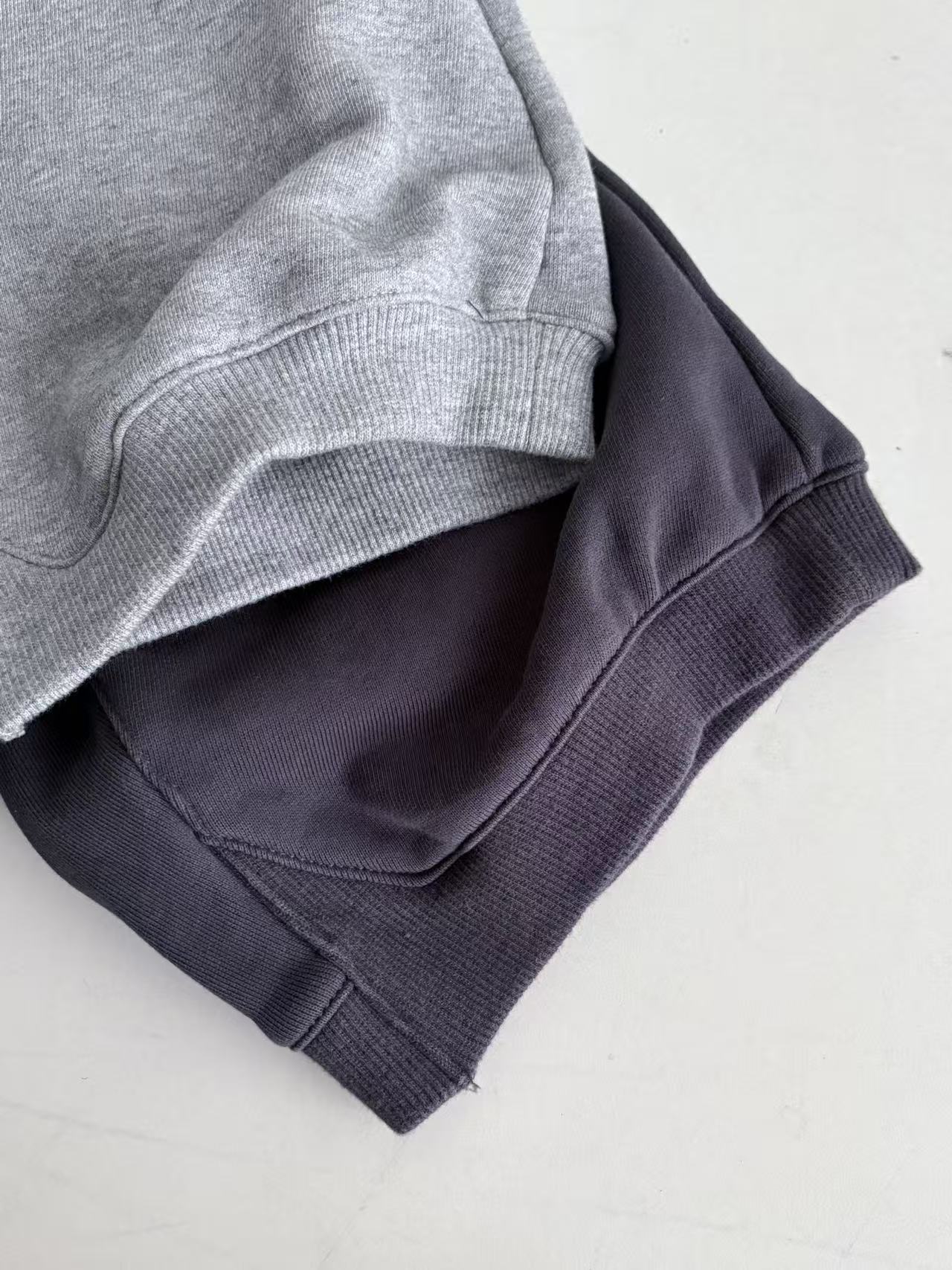 Courreges 2025秋季新款 休闲百搭直筒裤 选材天然纯棉 柔软透气 像被春风包裹的温柔触感 全