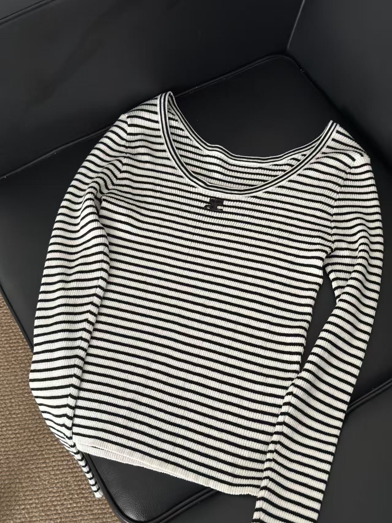 Courreges 25秋冬新款 大U领条纹打底衫 慵懒风十足 三色均码