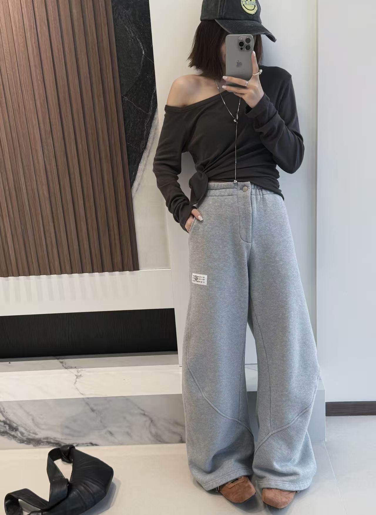 NO:733766,,,19860909,,,Women's clothing