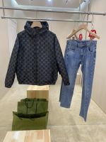 Ale rok później! Główny push 0P470 UGUCC 2024 Autumn and Winter Nowa podwójna nylonowa kurtka GG GG, ta swobodna podwójna kurtka jest wykonana z czarnej i szarej nylonowej tkaniny GG Artisan Ingenuity, z niewidzialnymi kapturami i skórzanymi naklejkami. Górna część ciała jest bardzo przystojna, wersja jest wspaniała, jest warta liczby kodów: 46.48.50.52 1 Ale rok później! Główny push 0P470 UGUCC 2024 Autumn and Winter Nowa podwójna nylonowa kurtka GG GG, ta swobodna podwójna kurtka jest wykonana z czarnej i szarej nylonowej tkaniny GG Artisan Ingenuity, z niewidzialnymi kapturami i skórzanymi naklejkami. Górna część ciała jest bardzo przystojna, wersja jest wspaniała, jest warta liczby kodów: 46.48.50.52