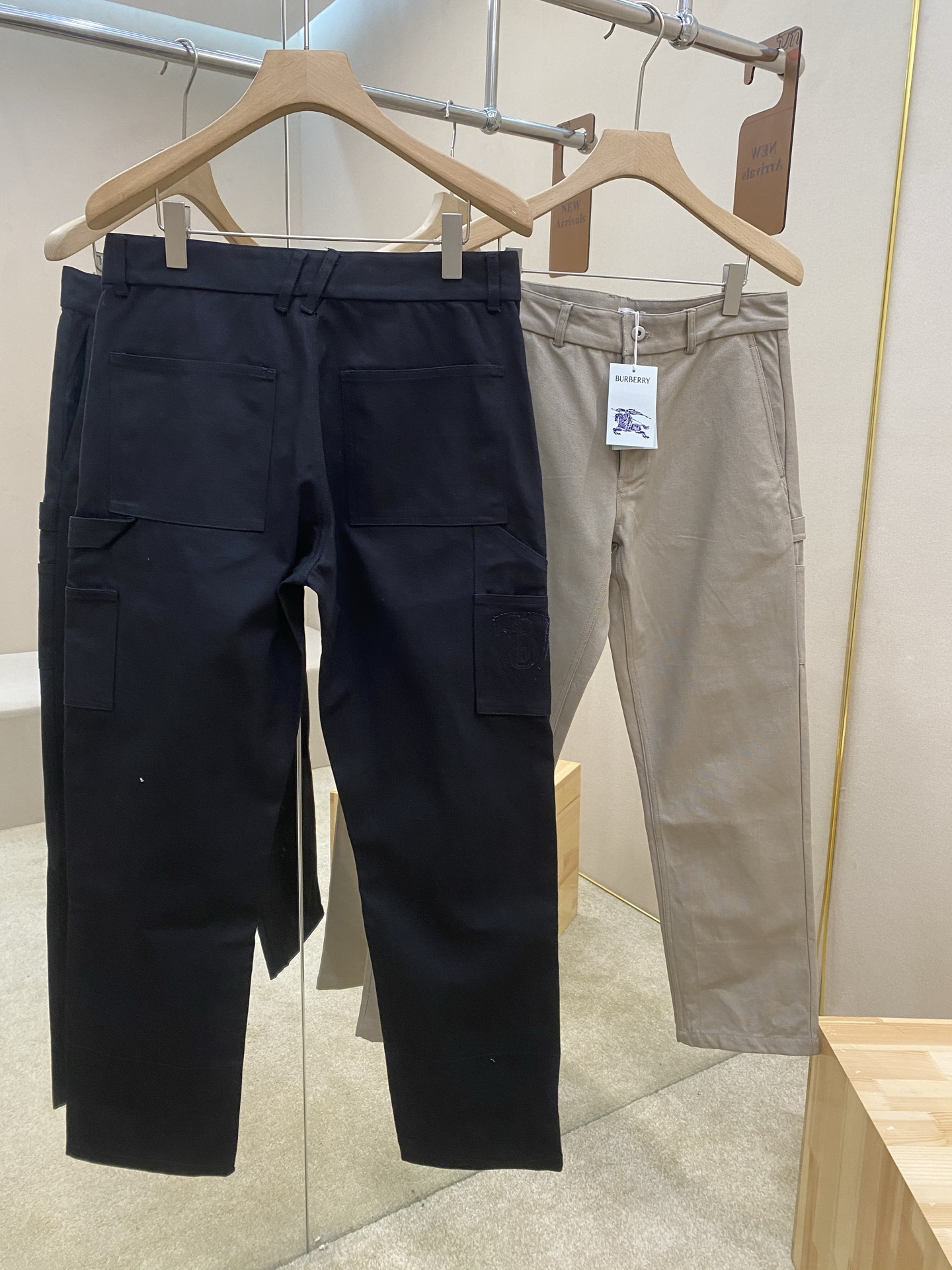 “New Plaid Pair of Jeans: Pure Cotton Fabric, Exclusive Plaid, BB Embroidery” - 图片 2
