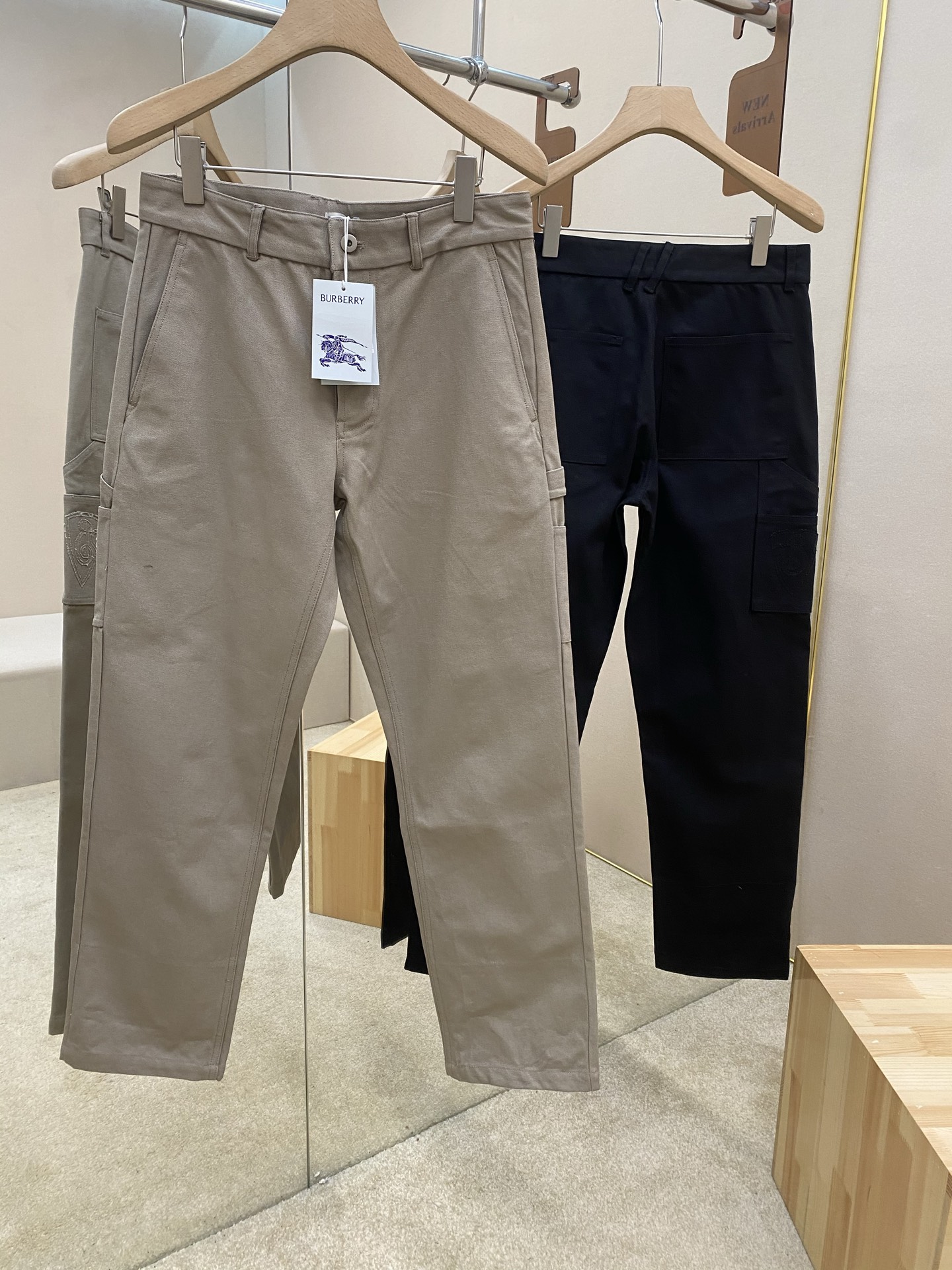 “New Plaid Pair of Jeans: Pure Cotton Fabric, Exclusive Plaid, BB Embroidery” - 图片 1