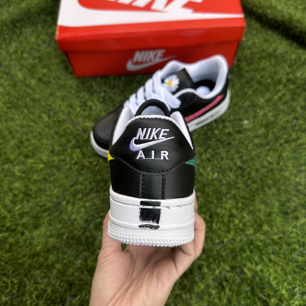 💰99 特价🔥🔥🔥    
空军小雏菊
Size 36-44
