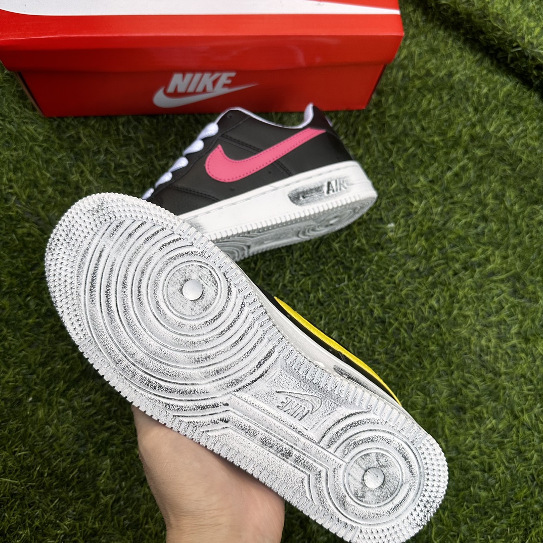 💰99 特价🔥🔥🔥    
空军小雏菊
Size 36-44
