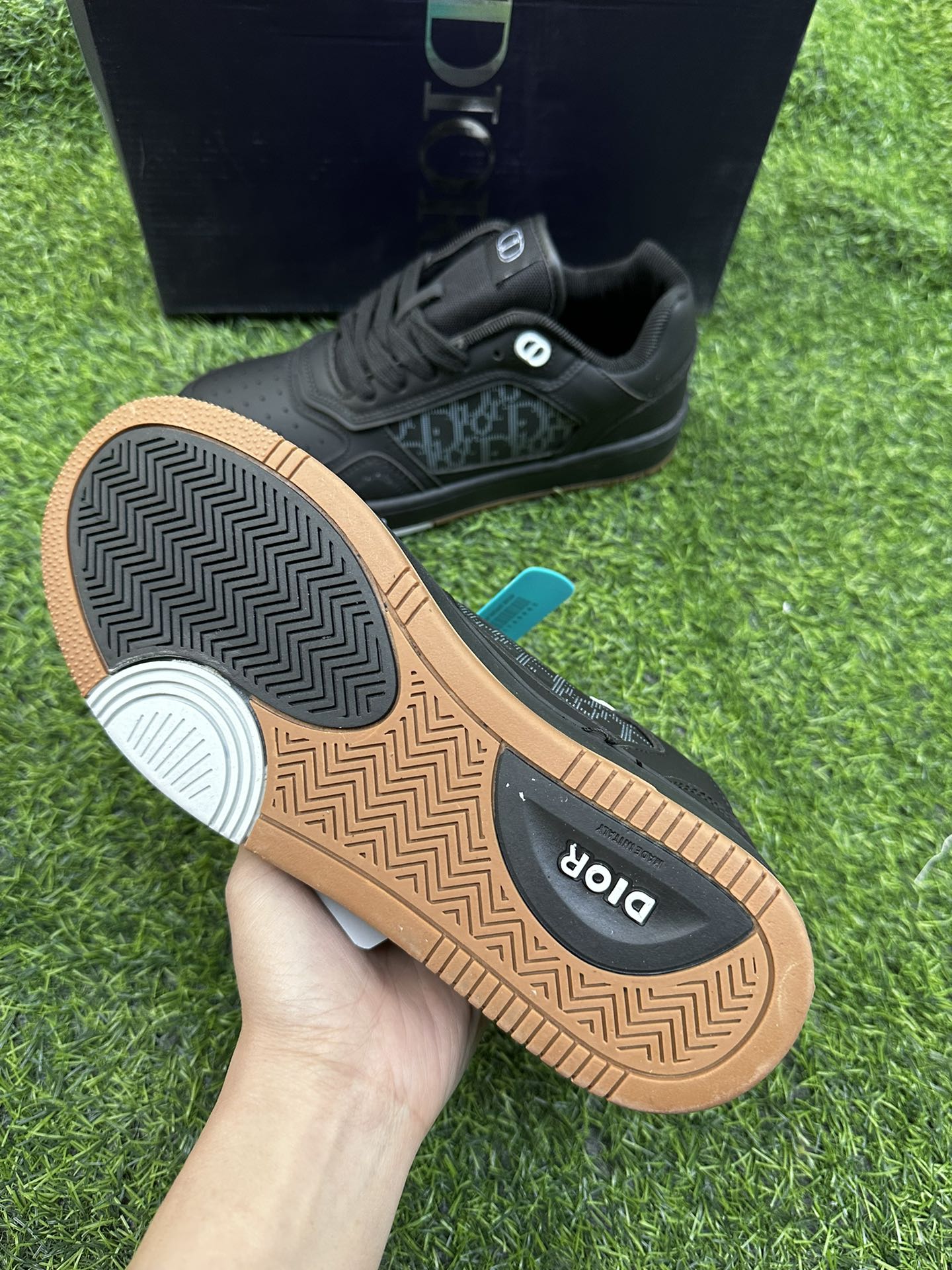 迪奥皮面黑
Size 36-44
代发132➕毒3