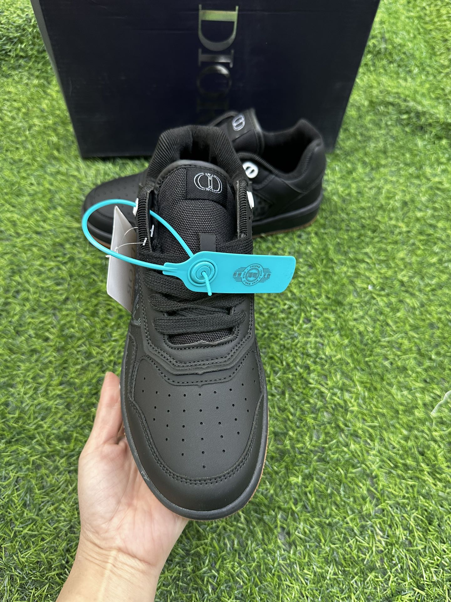 迪奥皮面黑
Size 36-44
代发132➕毒3