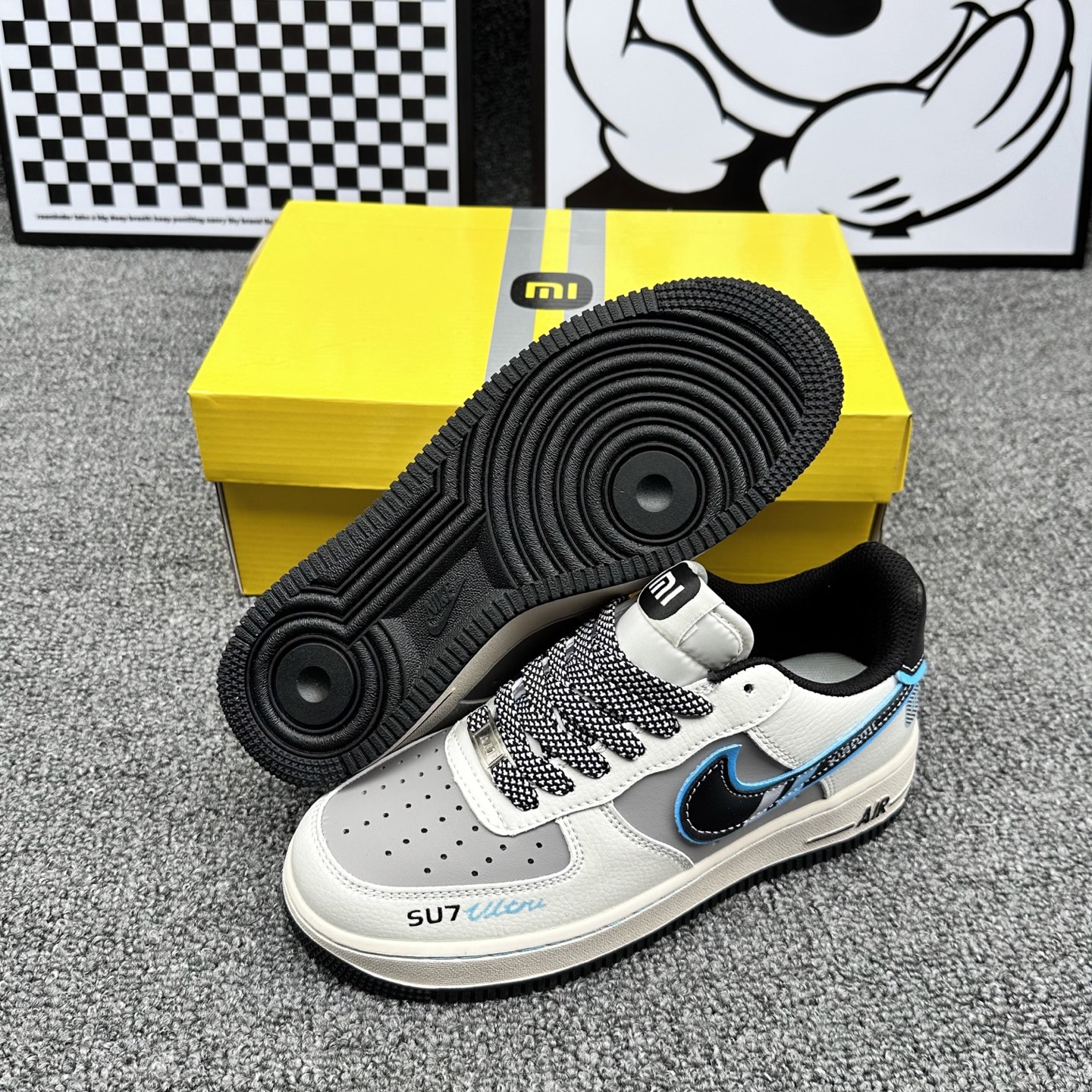 空军小米冰玄月
Size 36-44，激光打孔，真皮➕超纤，橡胶大底吱吱响
代发120


👉