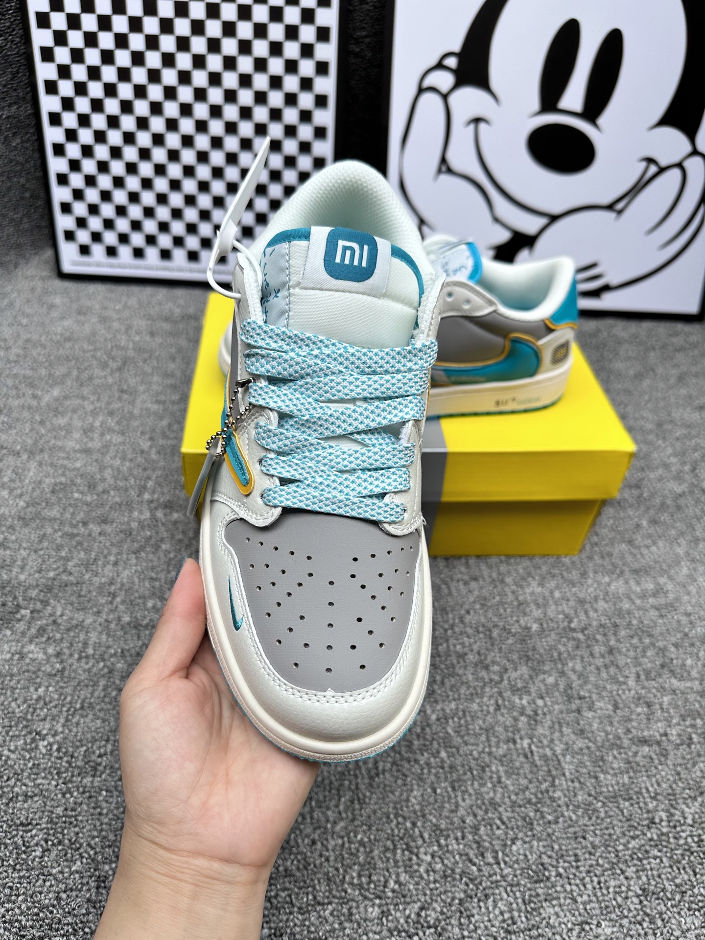 SB联名海湾蓝
Size 36-44，激光打孔，真皮➕超纤，橡胶大底吱吱响
代发120


👉