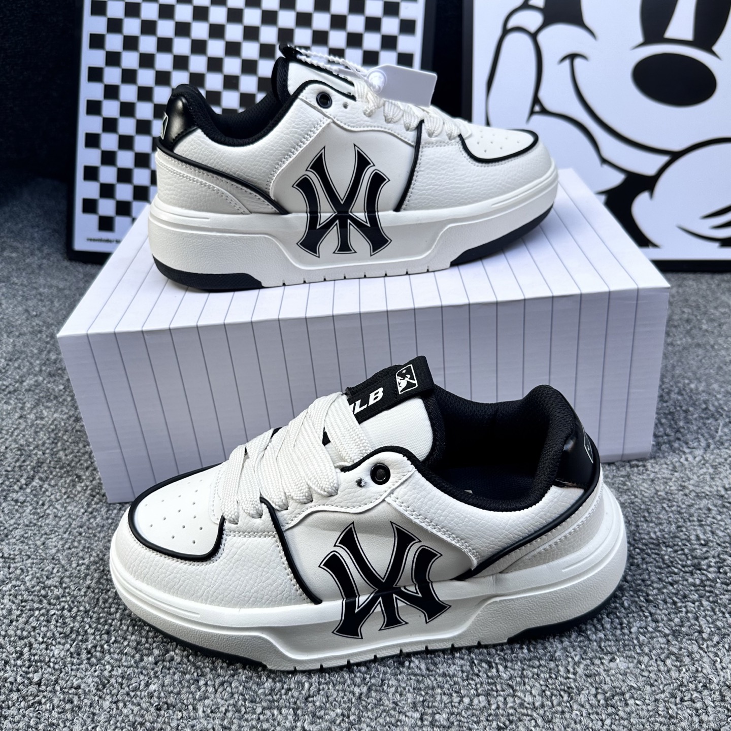 WY 白米黑。大量现货
Size 36-44
代发115