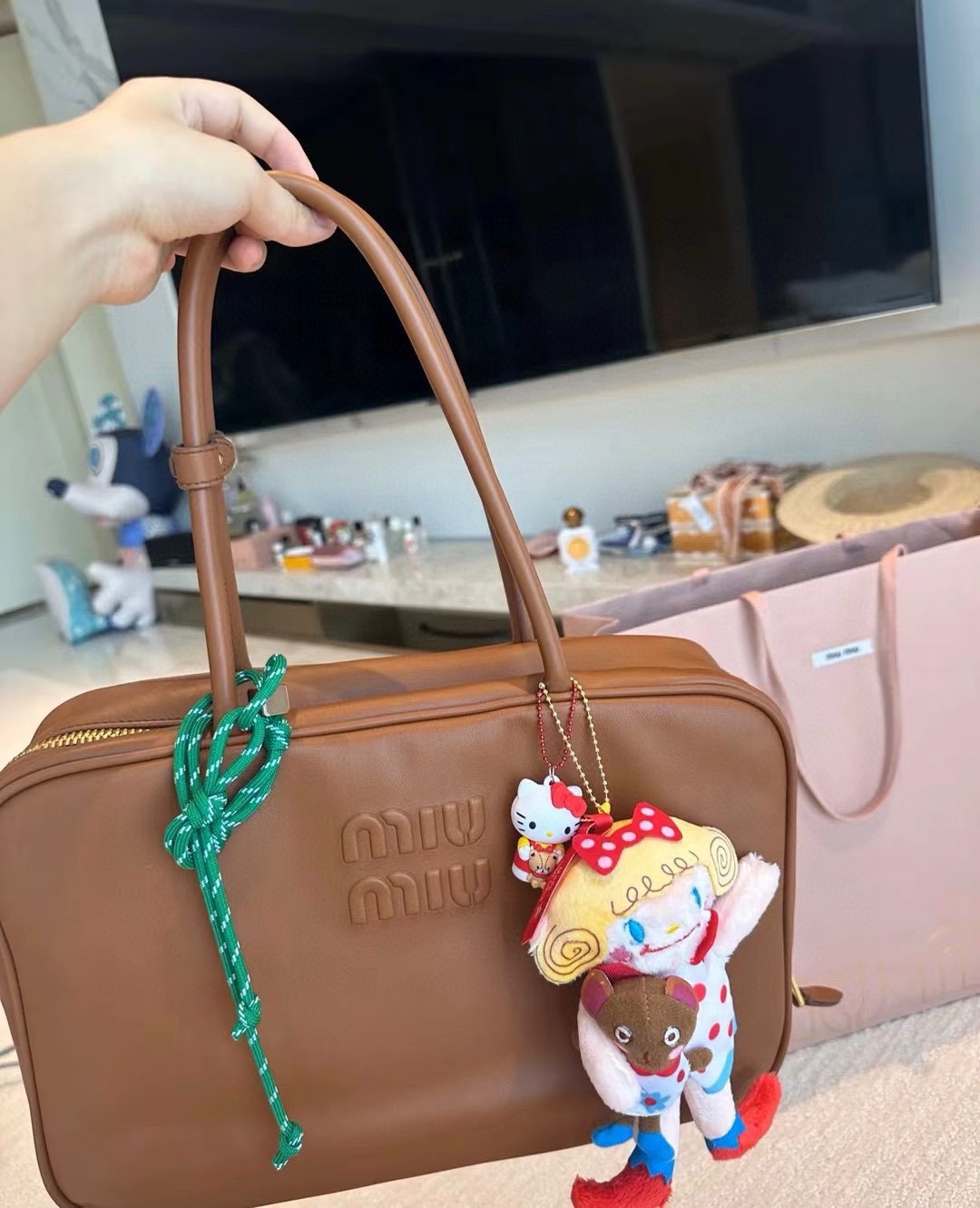 : Miu el más hermoso maletín marrón caramelo de buen aspecto halo retro chica sentido de la explosió