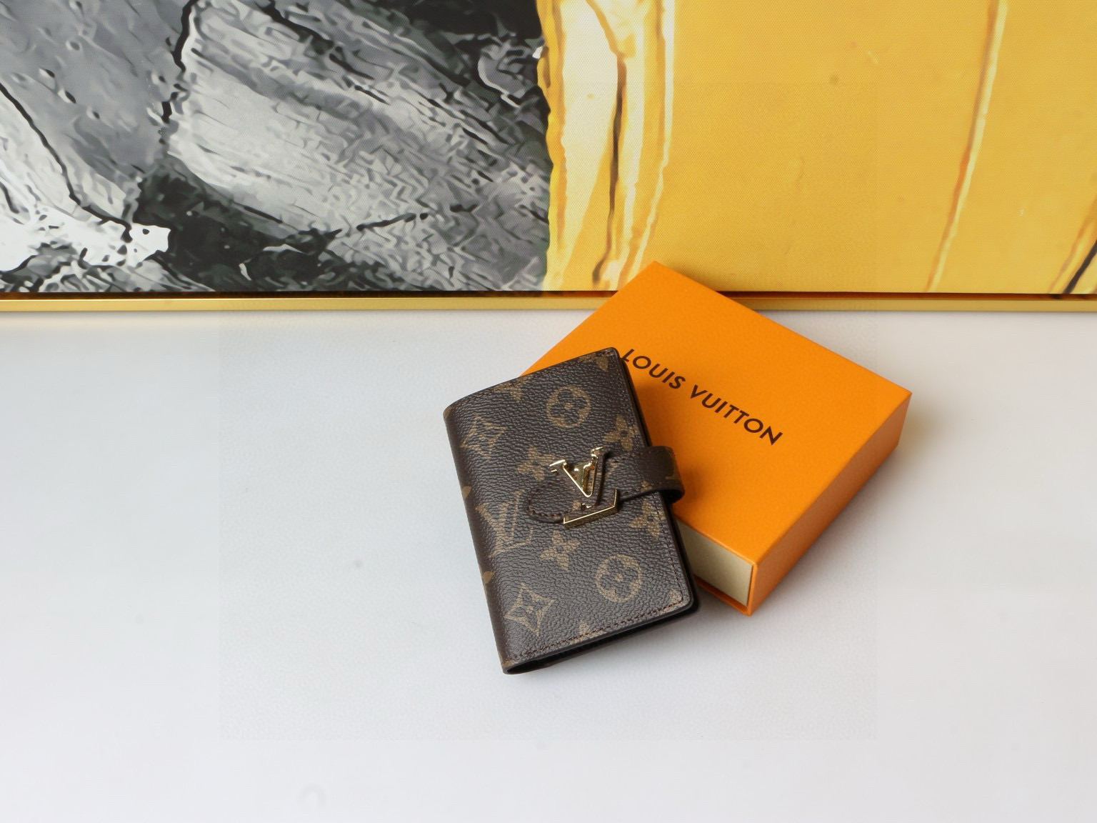 P150 | M82198 M81561 M82144 Lv Vertical Cp Wallet Crafted From Fine Grained Taurillon Leather With Contrasting Lining. The Sliding Lv Initials Buckle Is Reminiscent Of The Iconic Capucines Bag And Complements The Sophisticated Design. Featuring Six Card Slots And A Zippered Gusseted Coin Compartment, This Bag Is Compact Yet Surprisingly Roomy. Size: 9 12 10