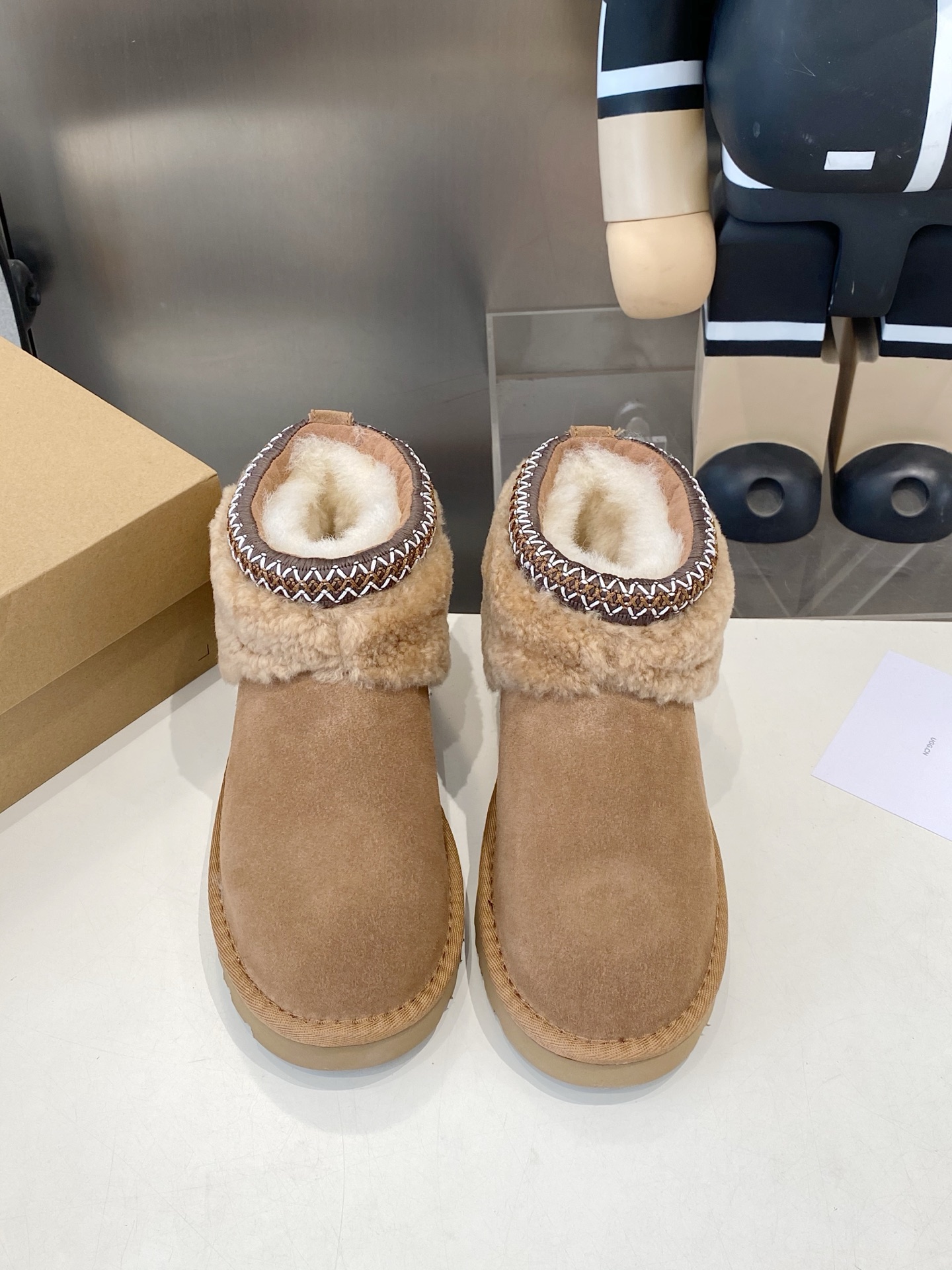 NO:559943,Overseas version peach heart with ethnic style is more fashionable and warm. Cow double layer + wool lining. Black, maroon, smart color 35-41, snow boots, boots19860909海外版桃心搭配民族风风格更显时尚又保暖. 牛二层面+羊毛内里. 黑色,栗色,巧色 35-41,雪地靴,boots,Women's Shoes