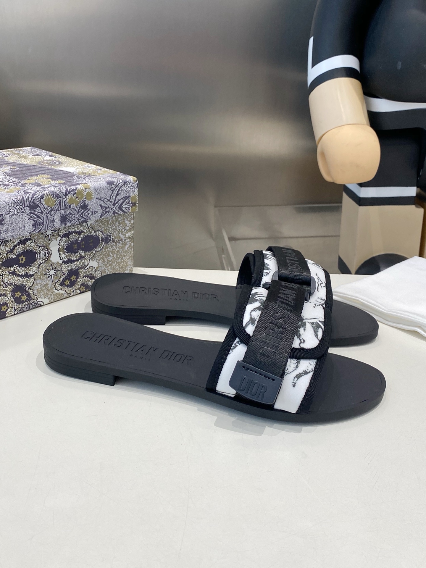 Dior Slides