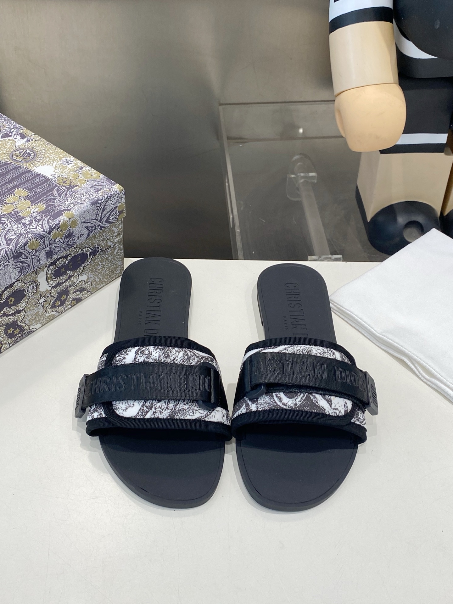 Dior Slides