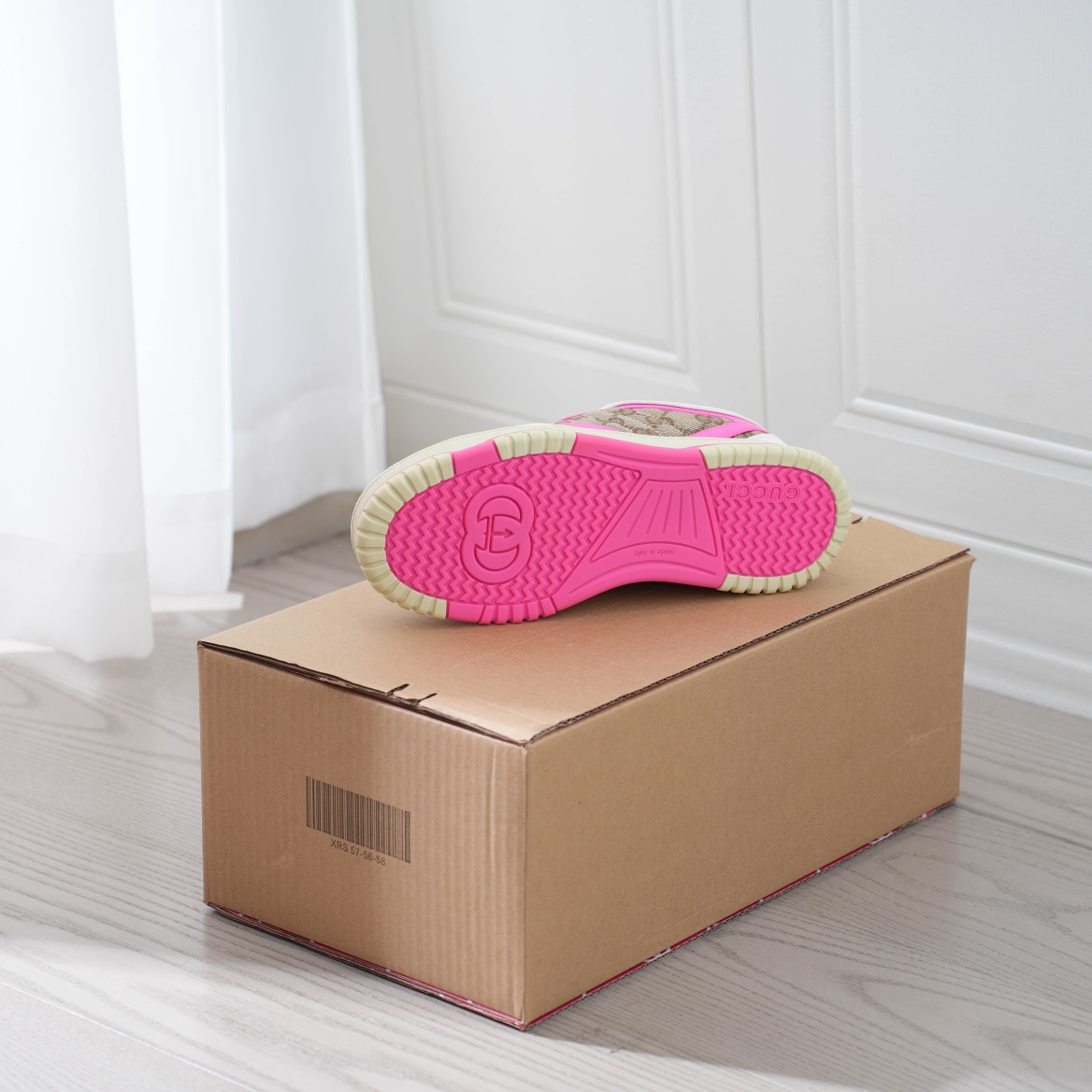 620 高低帮运动鞋采用篮球风格廓形设计-Chinese UA Cheap High Quatity Brand Clothes Bags handbags Sneakers wholesale wholesaler seller from China Factory suppliers Fashion Clothing Shoes best Quality Beautiful Price 620 高低帮运动鞋采用篮球风格廓形设计