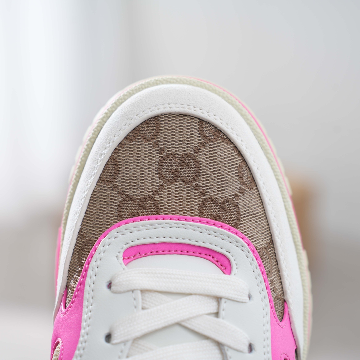 620 高低帮运动鞋采用篮球风格廓形设计-Chinese UA Cheap High Quatity Brand Clothes Bags handbags Sneakers wholesale wholesaler seller from China Factory suppliers Fashion Clothing Shoes best Quality Beautiful Price 620 高低帮运动鞋采用篮球风格廓形设计