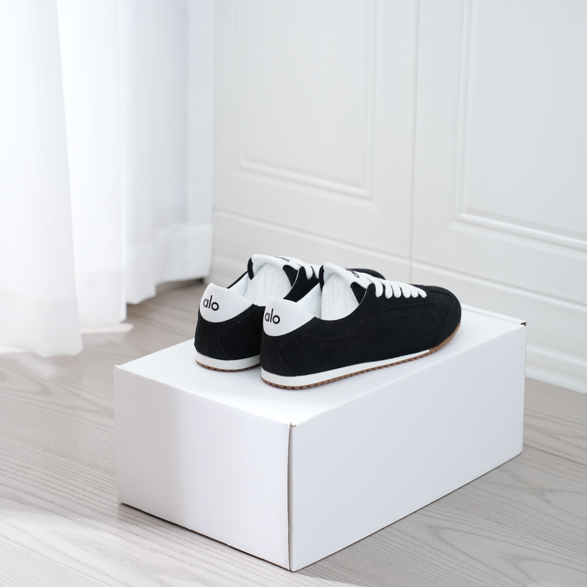 p450 顶级品质 2025新势力 ALO 复古德训鞋alo爆火薄底休闲运动鞋绒面跑步鞋-Chinese UA Cheap High Quatity Brand Clothes Bags handbags Sneakers wholesale wholesaler seller from China Factory suppliers Fashion Clothing Shoes best Quality Beautiful Price p450 顶级品质 2025新势力 ALO 复古德训鞋alo爆火薄底休闲运动鞋绒面跑步鞋