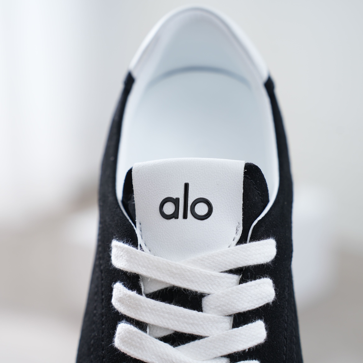 p450 顶级品质 2025新势力 ALO 复古德训鞋alo爆火薄底休闲运动鞋绒面跑步鞋-Chinese UA Cheap High Quatity Brand Clothes Bags handbags Sneakers wholesale wholesaler seller from China Factory suppliers Fashion Clothing Shoes best Quality Beautiful Price p450 顶级品质 2025新势力 ALO 复古德训鞋alo爆火薄底休闲运动鞋绒面跑步鞋