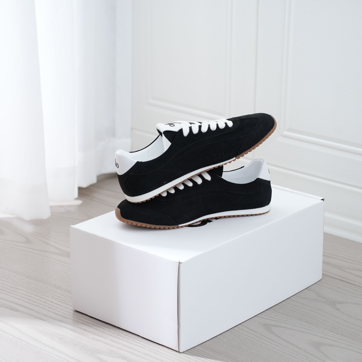 p450 顶级品质 2025新势力 ALO 复古德训鞋alo爆火薄底休闲运动鞋绒面跑步鞋-Chinese UA Cheap High Quatity Brand Clothes Bags handbags Sneakers wholesale wholesaler seller from China Factory suppliers Fashion Clothing Shoes best Quality Beautiful Price p450 顶级品质 2025新势力 ALO 复古德训鞋alo爆火薄底休闲运动鞋绒面跑步鞋