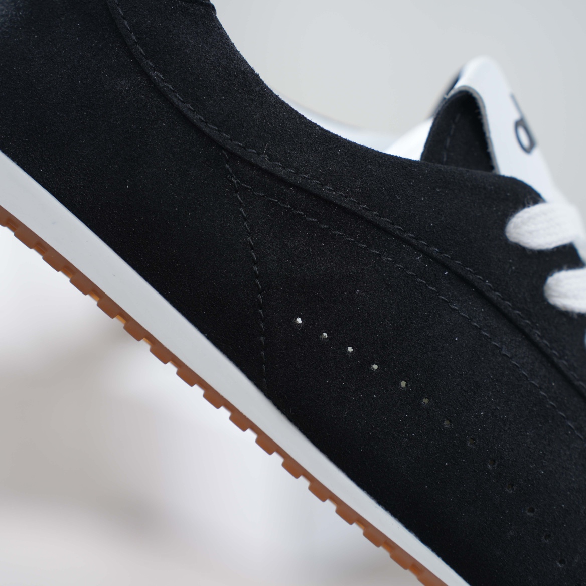 p450 顶级品质 2025新势力 ALO 复古德训鞋alo爆火薄底休闲运动鞋绒面跑步鞋-Chinese UA Cheap High Quatity Brand Clothes Bags handbags Sneakers wholesale wholesaler seller from China Factory suppliers Fashion Clothing Shoes best Quality Beautiful Price p450 顶级品质 2025新势力 ALO 复古德训鞋alo爆火薄底休闲运动鞋绒面跑步鞋