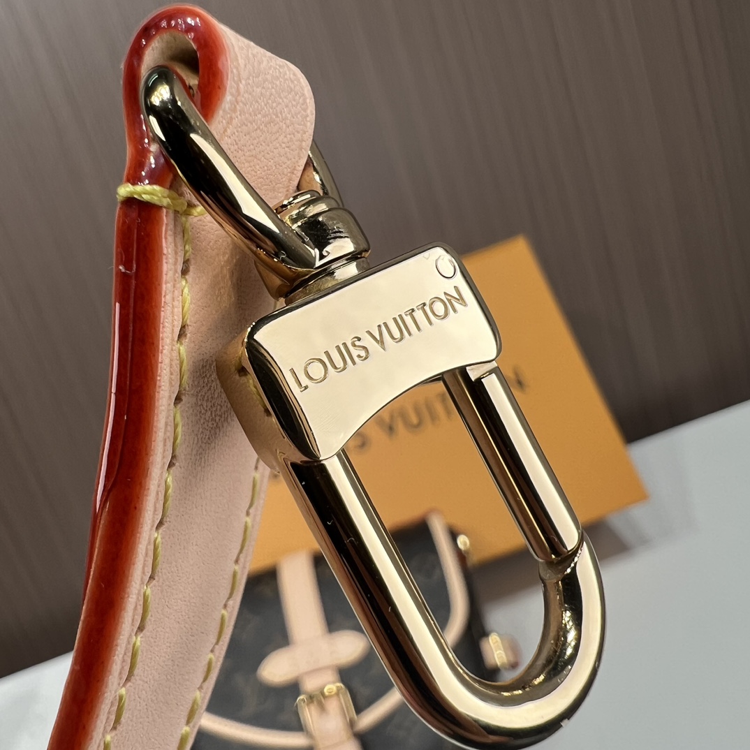 NO:178239,Hardware is the soul of a bag, and it is also the difficulty. The texture brought by good hardware is not comparable to ordinary goods. There are too many names on the market that are full of scattered names, and finally you have to talk with the bag. The engravings of hardware, the texture and delicateness of hardware are said to be the best products in the industry. Every hardware is done to the extreme.19860909五金是一个包的灵魂所在,同时也是难点所在,好的五金带来的质感不是一般货所能比较的,市面上太多天花乱坠的名头宣传,最后还是要拿包来说话,五金的刻字,五金的质感,细腻程度,说是业内那批最顶的货毫无问题,每一个五金都是做到极致,,Bag