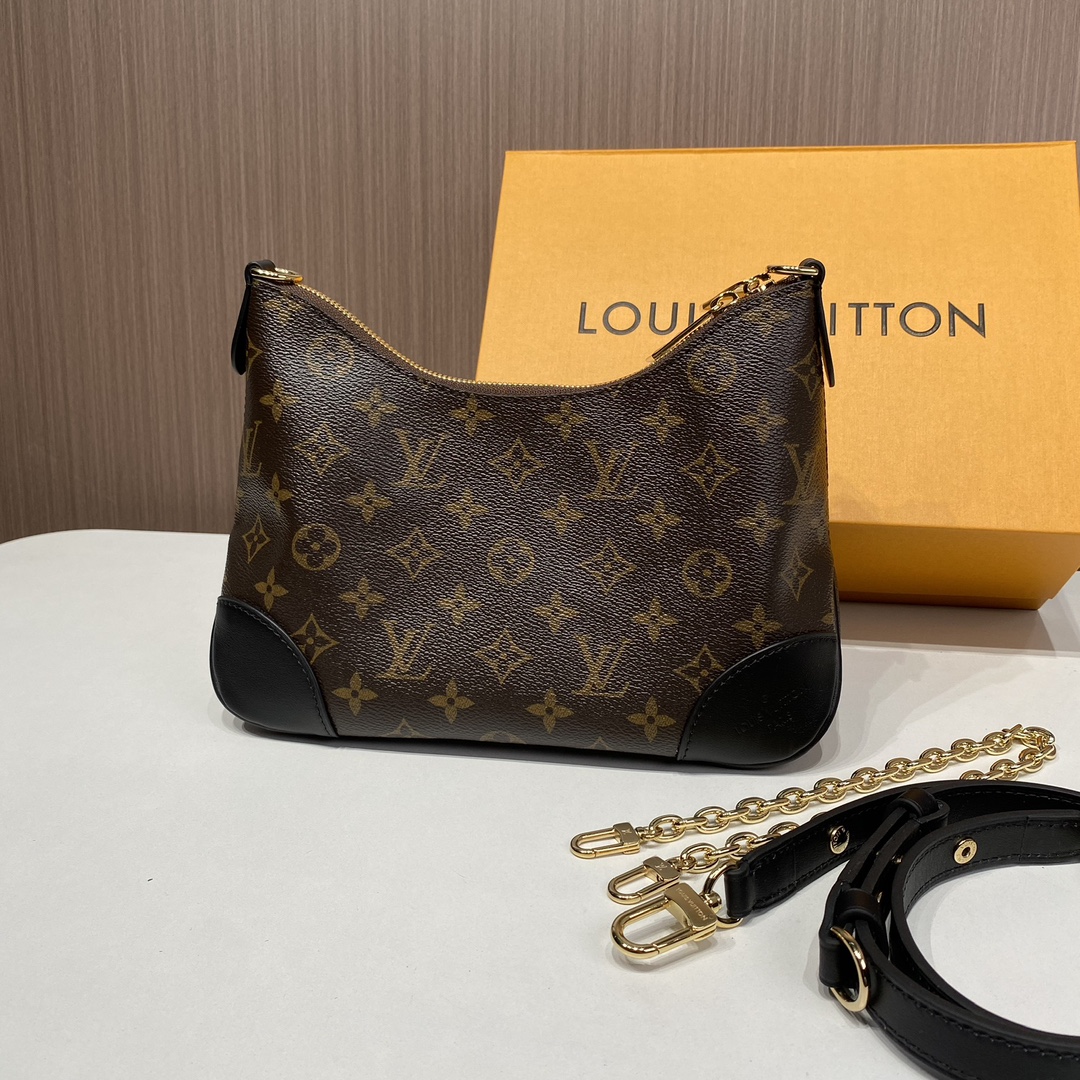 NO:178207,M45831 black horns are more personalized than yellow horns. Boulogne handbags are made of classic Monogram canvas, equipped with double zippers and spacious inner patch pockets that can accommodate iPhone 12 ro phones. Adjustable shoulder straps are crossbody or shoulder, and can be removed to transform into a small chain bag or clutch. Size 29 x 16 x 9.5 cm, handbag19860909M45831 黑配色的牛角,相比黄牛角要更加个性化 Boulogne 手袋取材经典 Monogram 帆布,配有双拉链和可容纳 ihone 12 ro 手机的宽敞内贴袋.可调节肩带实现斜挎或肩背,取下即可化身小号链条包或手拿包. 尺寸29 x 16 x 9.5 厘米,,handbag,Bag