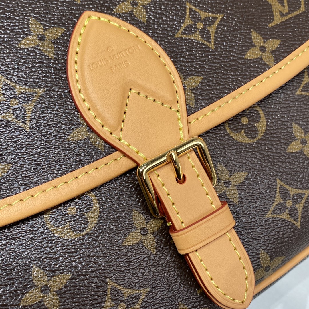 NO:178217,Let me show you the details, don’t ask if the pictures are the same as spot stock in the future?  In this case, our photos are taken out randomly in stock!  What you see is what you get, and you won’t deliberately choose, in order to ensure stable quality, and you won’t say that there is a difference between the sample and the spot.19860909细节展示一下,大家以后别再问图片和现货一样吗？这种话了,我们家的照片就是现货随机拿出来拍照的！真正的所见即所得,不会刻意挑选,为的就是保障稳定的品质,不会说样板和现货有区别这种情况,,Bag