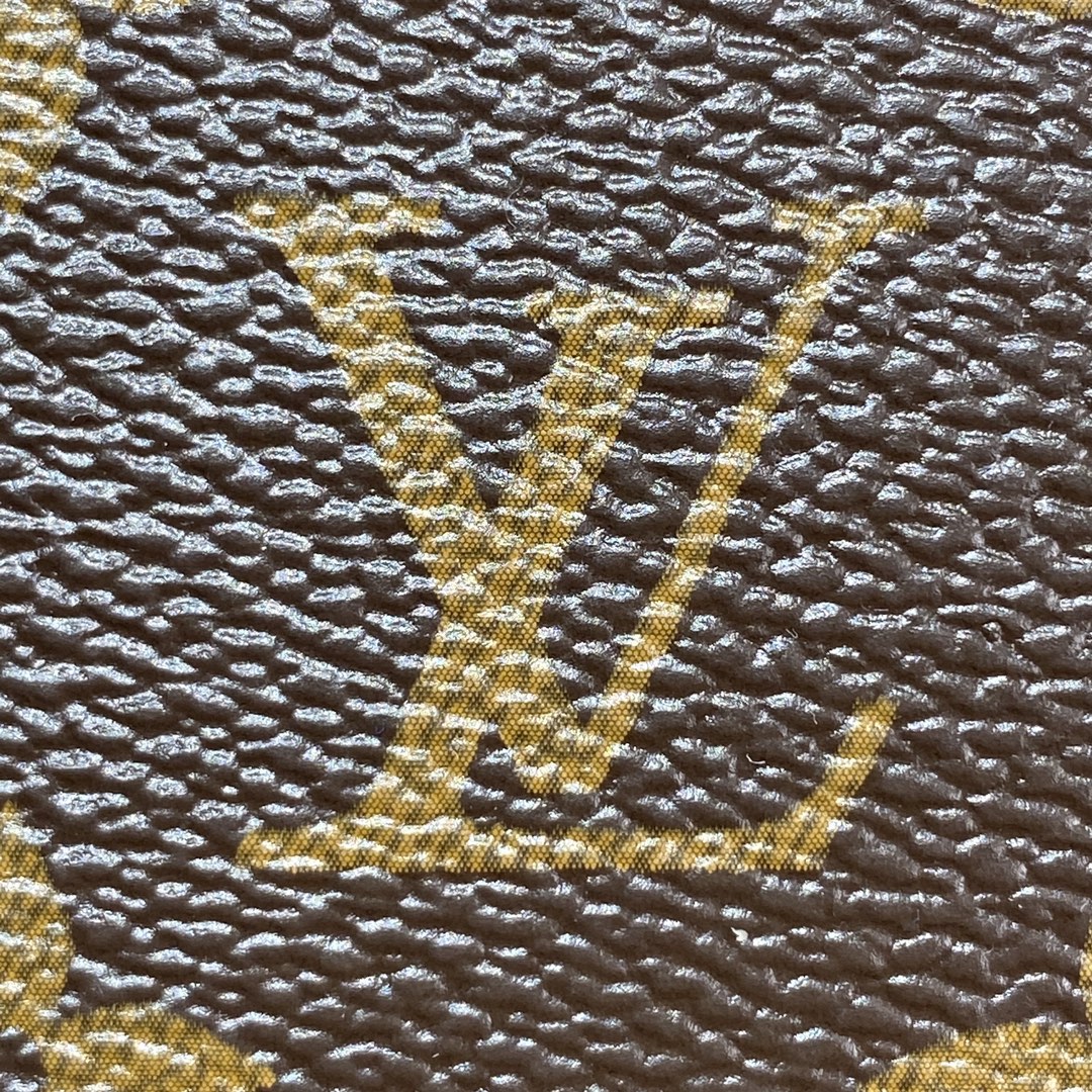 NO:178223,The latest prestigious materials and wide shoulder straps have been made to the most delicate details. This detail is difficult to imitate. It is basically the details of 11 restored. It is difficult to do it well. It is very difficult to reach the level of 11. This is the difference between top-up goods and general good goods.19860909最新老花料以及宽肩带的细节都是已经做到了最细腻的细节,这个细节是很难去模仿的,基本上都是11还原的细节,想要做好是有难度,想要到11的程度是非常非常难的,这就是顶货与一般好货的区别,,Bag