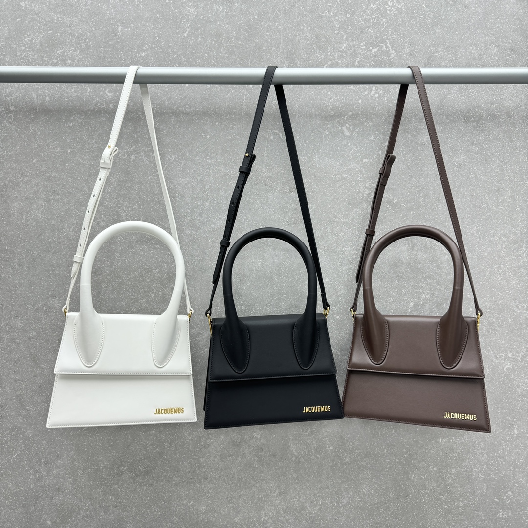 Jacquemus Product _d9wqfAXMi4uKxGz6DDOK1ALjYS_Q5eTWQWRGg5w