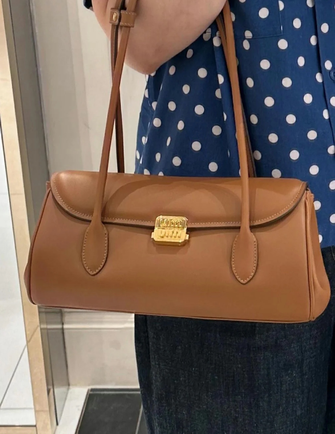 Miu Miu Maillard BrownReady stock [Large/Brown]