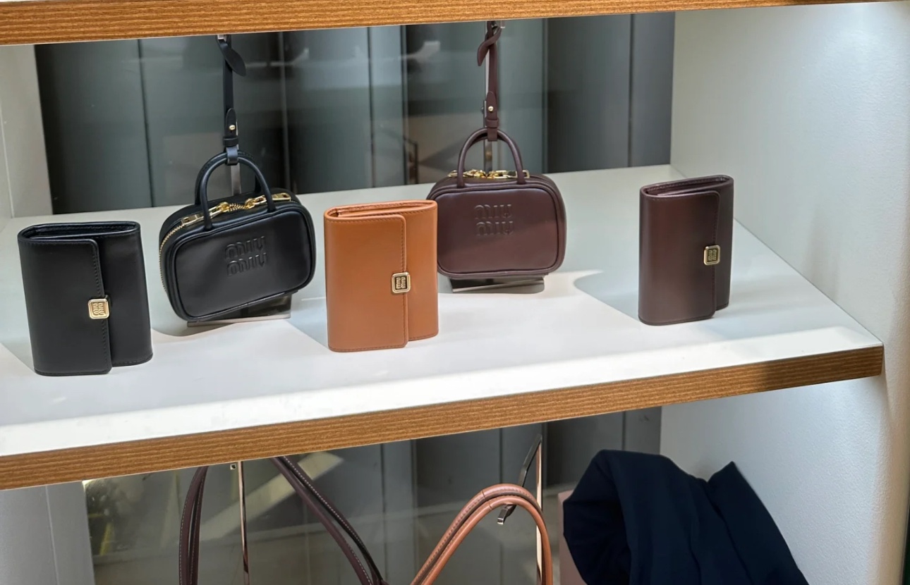 Miu Miu Product _dqwqfKdyBcFzvqxWNUKSi6A3pyZpciGb1zpAJGw