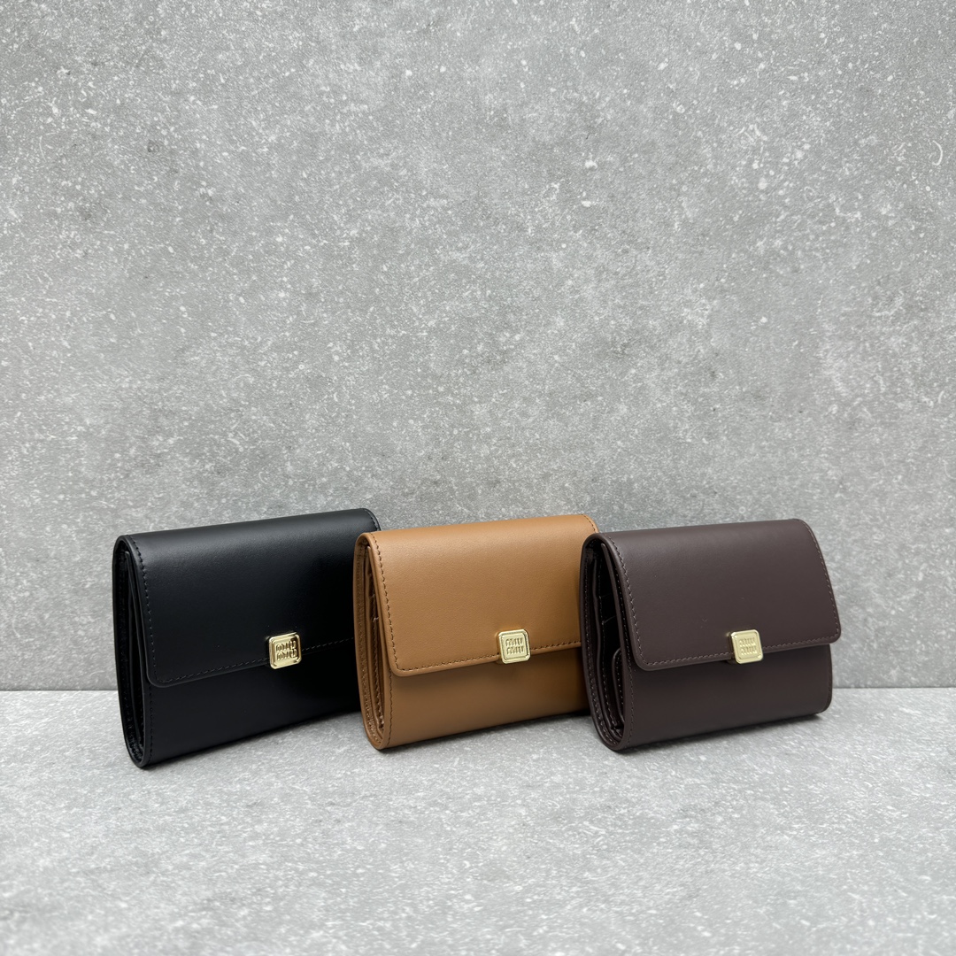 Miu Miu Product _dwdqfUnUEwOhvgB805iiSysI6wM68CSshI2EmUw