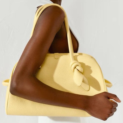 Jacquemus Product _dwZqfFsIp5l-GnUap_Z_vTey79pl_VETSu5S69g