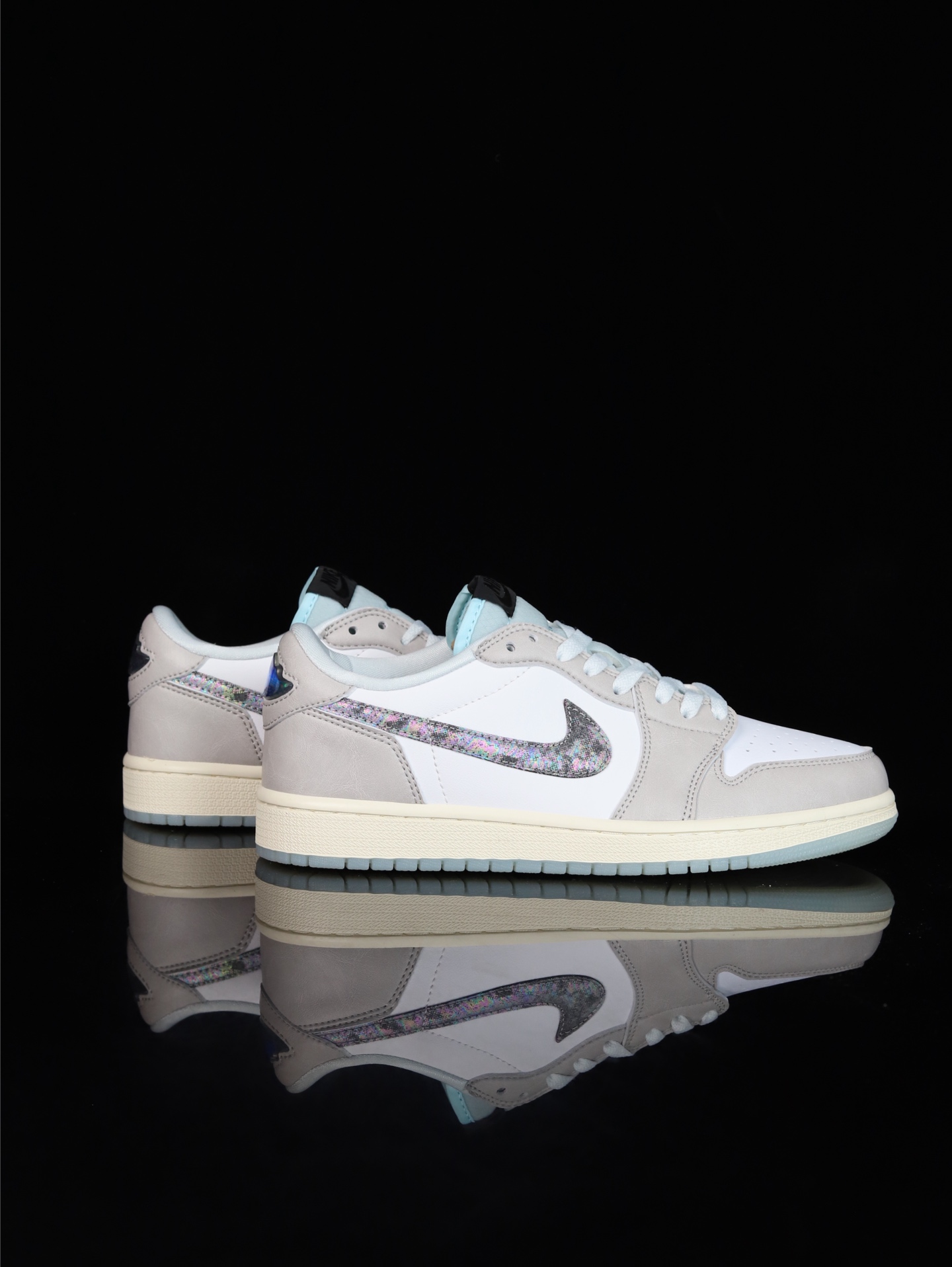 💰100
M版•头层极致性价比·Nike Air Jordan 1 Low
无原鞋不开发 原厂内置气垫魔块 A模大底 头层小牛皮 鞋舌AJ原厂专用牛津布+AJ专用反口珍珠布+原厂无杂质高弹内里海棉+特殊封边弹力鞋带
货号: HF3144-100
Size :36 36.5 37.5 38 38.5 39 40 40.5 41 42 42.5 43 44 44.5 45 46