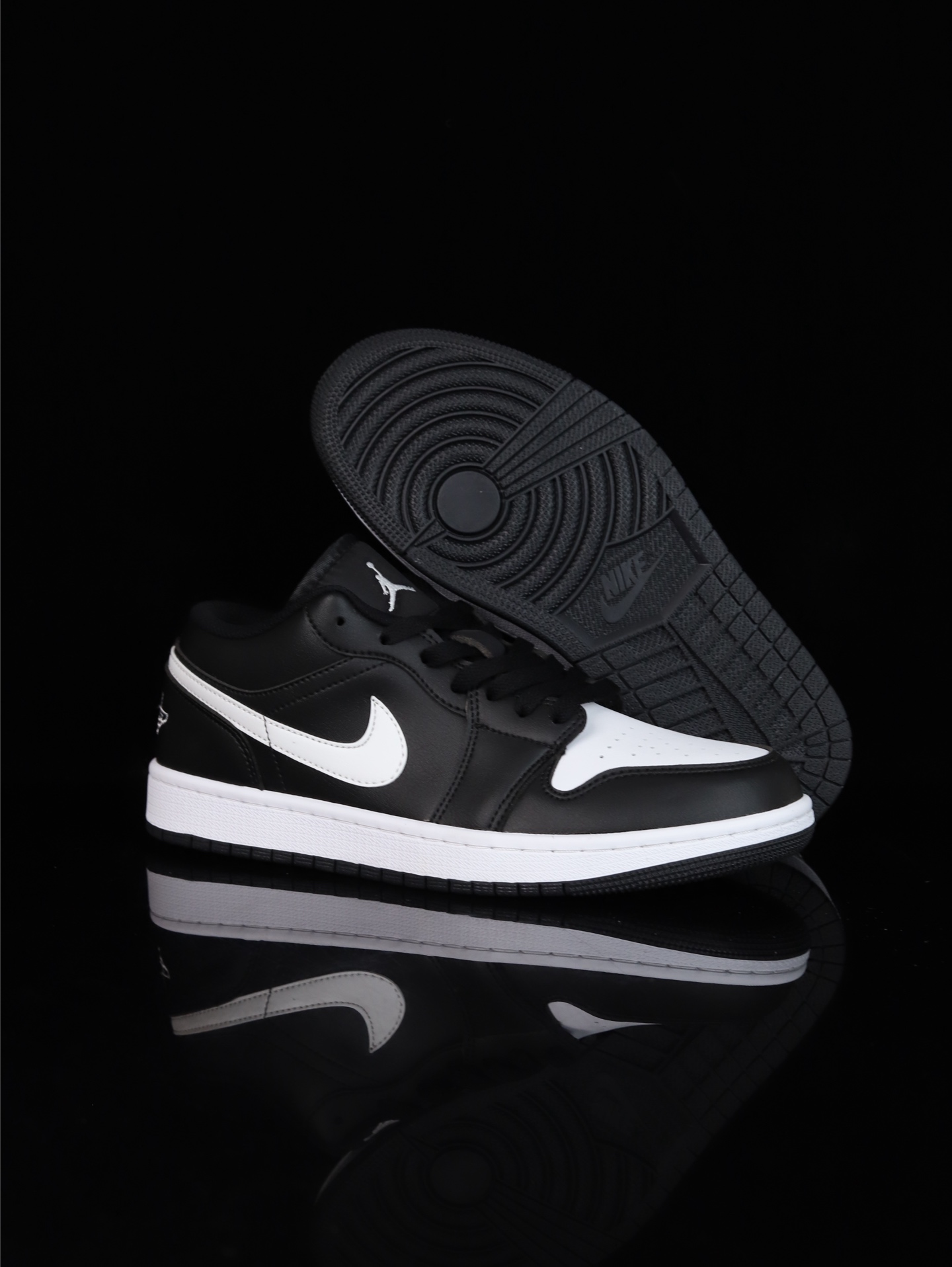 💰100
M版•头层极致性价比·Nike Air Jordan 1 Low
无原鞋不开发 原厂内置气垫魔块 A模大底 头层小牛皮 鞋舌AJ原厂专用牛津布+AJ专用反口珍珠布+原厂无杂质高弹内里海棉+特殊封边弹力鞋带
货号: 553558-043
Size :36 36.5 37.5 38 38.5 39 40 40.5 41 42 42.5 43 44 44.5 45 46