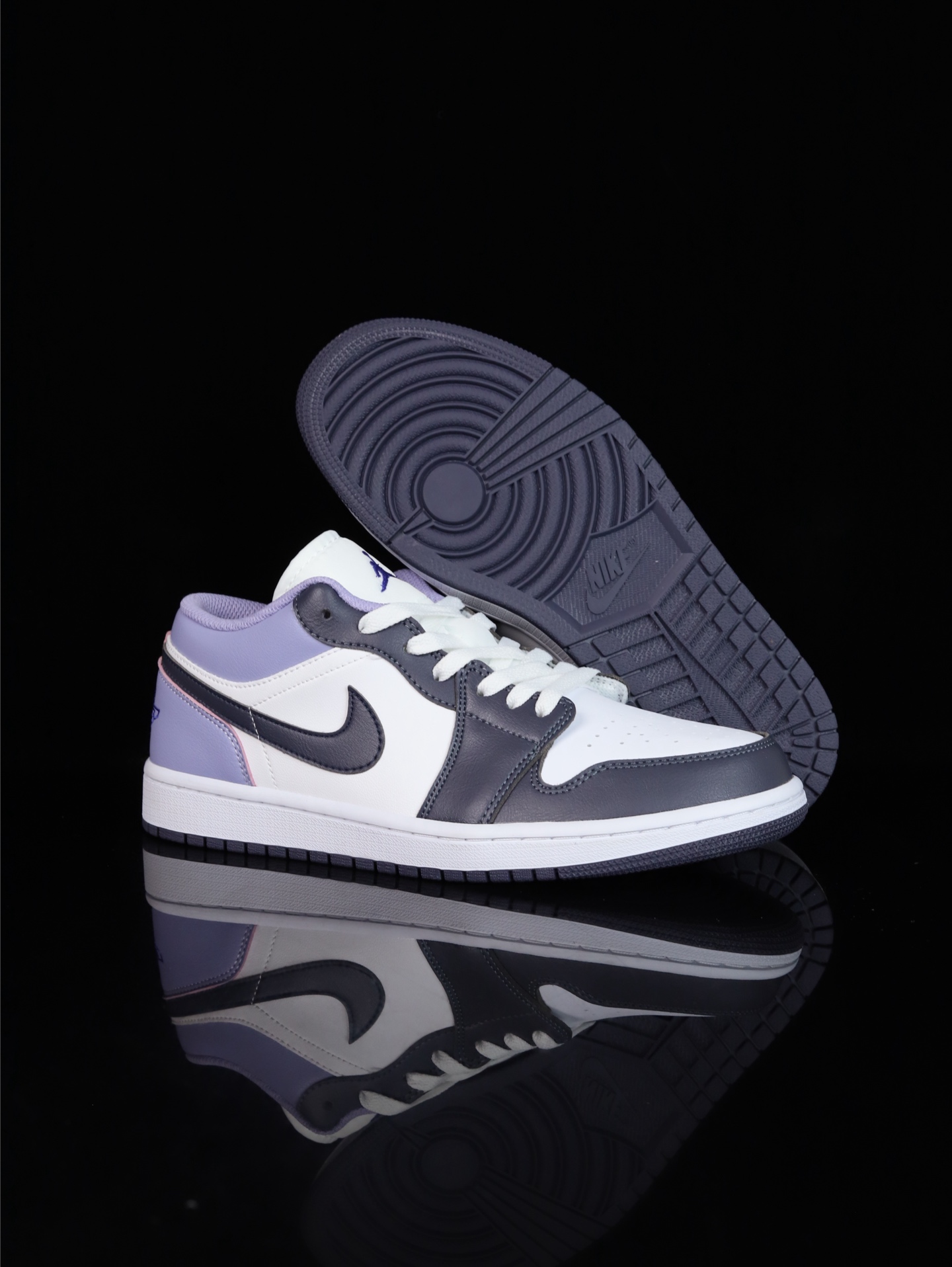 💰100
M版•头层极致性价比·Nike Air Jordan 1 Low
无原鞋不开发 原厂内置气垫魔块 A模大底 头层小牛皮 鞋舌AJ原厂专用牛津布+AJ专用反口珍珠布+原厂无杂质高弹内里海棉+特殊封边弹力鞋带
货号: 553558-145
Size :36 36.5 37.5 38 38.5 39 40 40.5 41 42 42.5 43 44 44.5 45 46