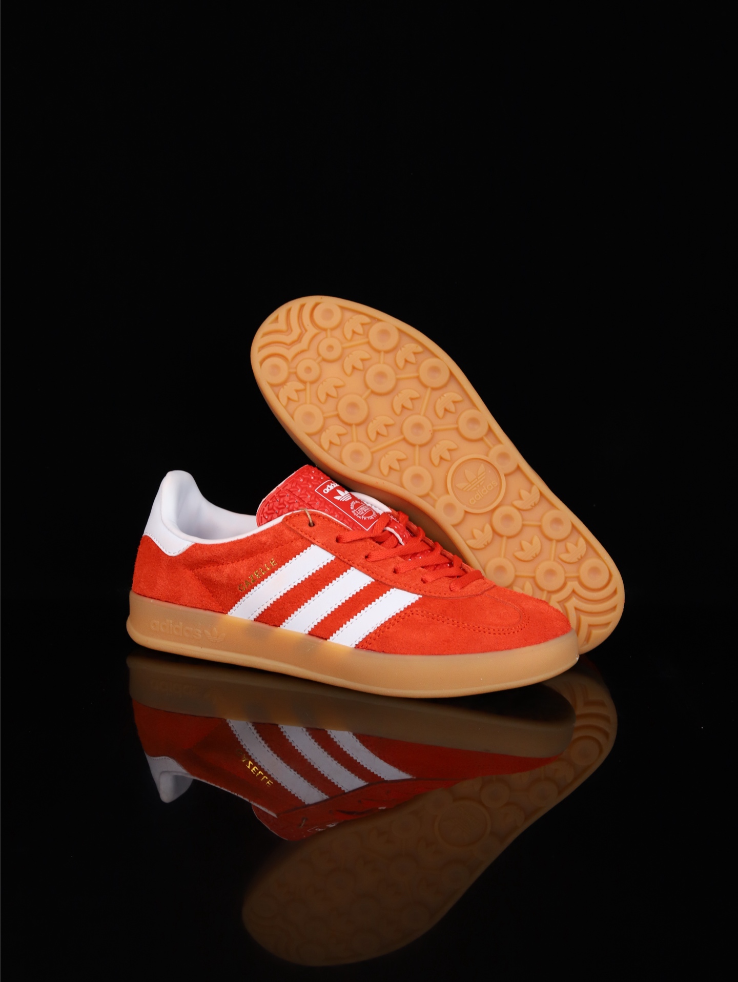 福利特价💰70
AD Original Gazelle Indoor Trainers 瞪羚室内鞋系列低帮复古百搭休闲运动德训风板鞋 采用环保设计的焕新adidas Samba经典鞋,力求伴你前行。继承原版风格和质感,同时采用环保设计,旨在助力打造美好未来。含标志性T形鞋头,旨在保留往日足球风 
货号:HQ8718
码数:36 36⅔ 37⅓ 38 38⅔ 39⅓ 40 40⅔ 41⅓ 42 42⅔ 43⅓ 44 45