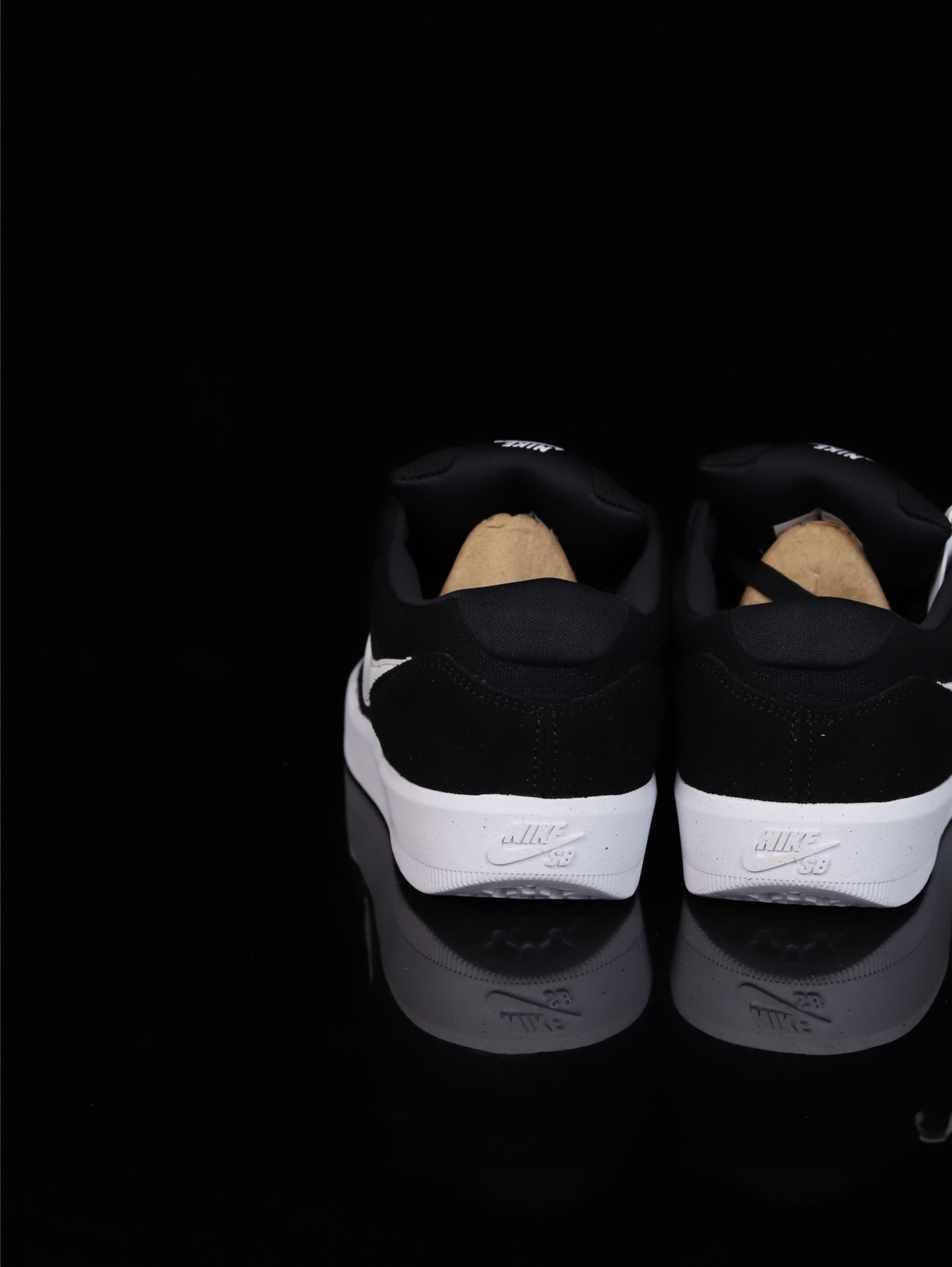 •终端放货💰140(本地自减)
•C版·极致性价比 耐克Nike SB Force 58低帮休闲板鞋 是一款将前沿创新带入街头的单品 它具有硫化杯底 具有出色的耐用性和灵活性 使用帆布和绒面革 在饰面上放置通风口
货号:CZ2959-001
尺码:36 36.5 37.5 38 38.5 39 40 40.5 41 42 42.5 43 44 45