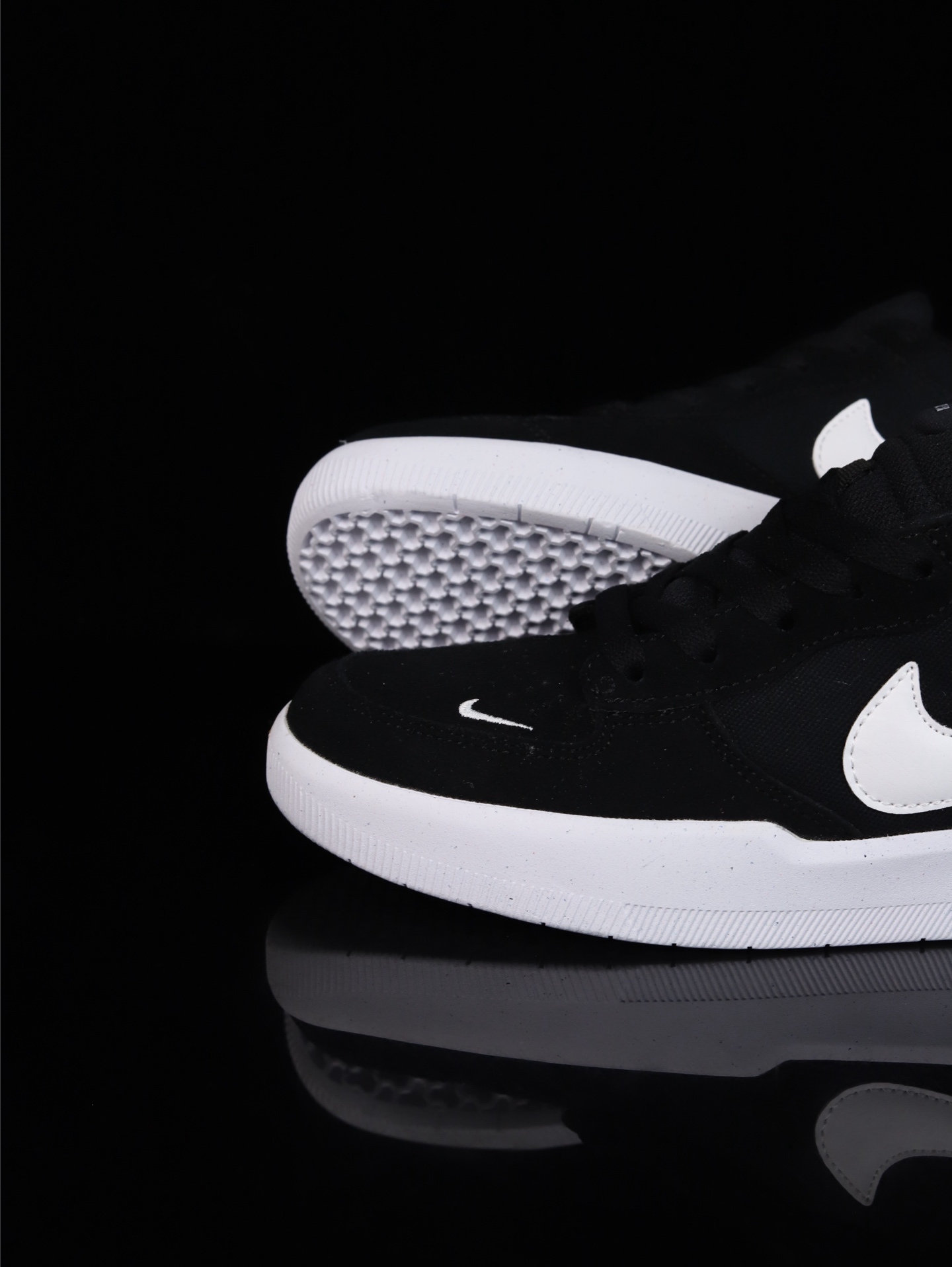 •终端放货💰140(本地自减)
•C版·极致性价比 耐克Nike SB Force 58低帮休闲板鞋 是一款将前沿创新带入街头的单品 它具有硫化杯底 具有出色的耐用性和灵活性 使用帆布和绒面革 在饰面上放置通风口
货号:CZ2959-001
尺码:36 36.5 37.5 38 38.5 39 40 40.5 41 42 42.5 43 44 45