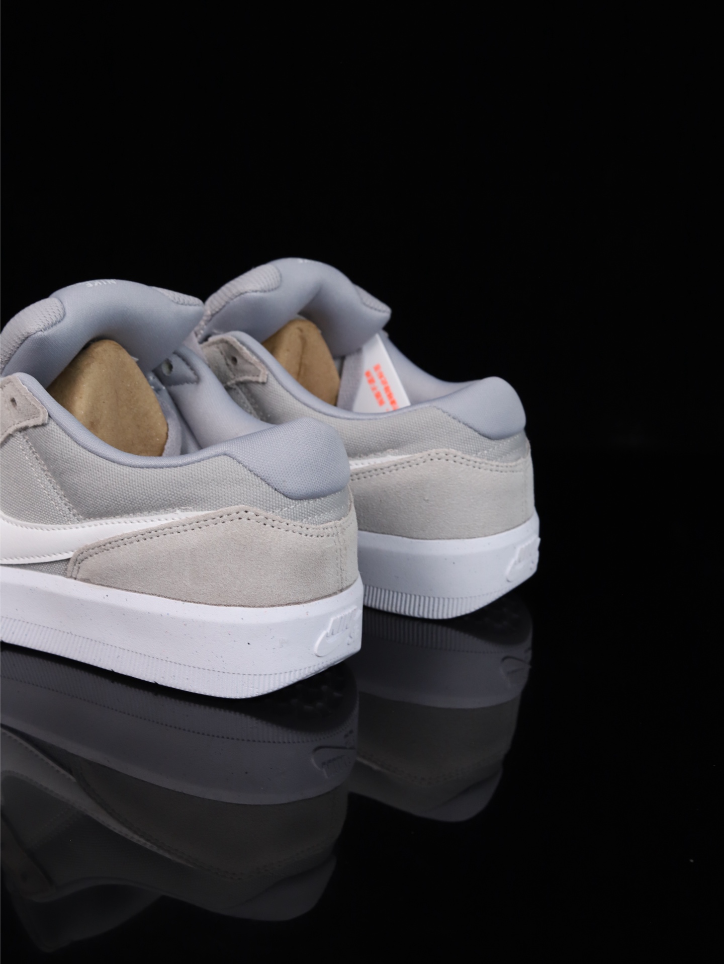 •终端放货💰140(本地自减)
•C版·极致性价比 耐克Nike SB Force 58低帮休闲板鞋 是一款将前沿创新带入街头的单品 它具有硫化杯底 具有出色的耐用性和灵活性 使用帆布和绒面革 在饰面上放置通风口
货号:CZ2959-004
尺码:36 36.5 37.5 38 38.5 39 40 40.5 41 42 42.5 43 44 45