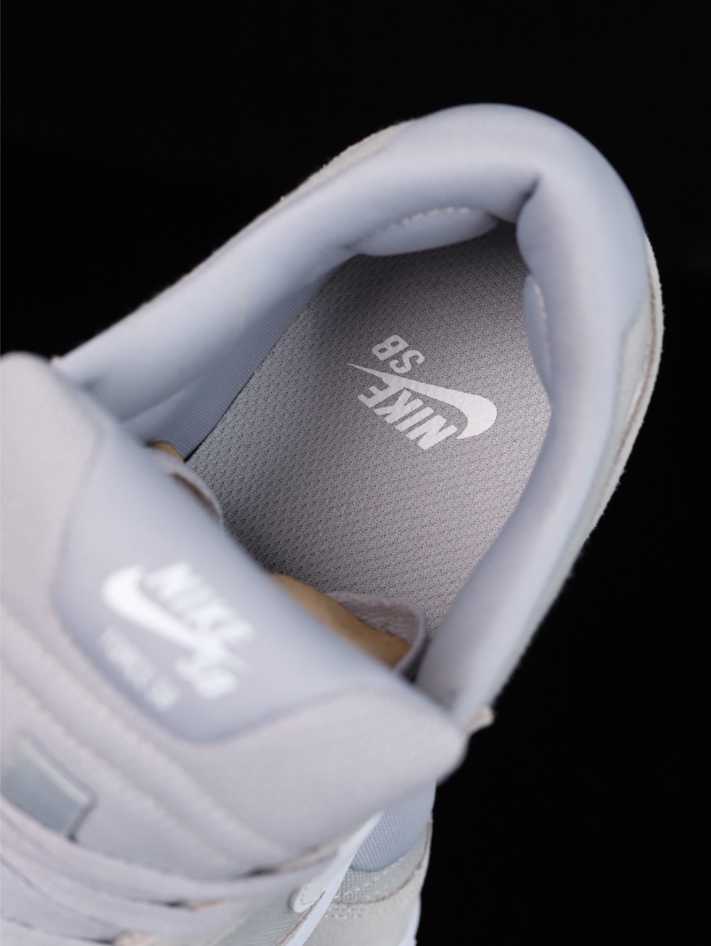 •终端放货💰140(本地自减)
•C版·极致性价比 耐克Nike SB Force 58低帮休闲板鞋 是一款将前沿创新带入街头的单品 它具有硫化杯底 具有出色的耐用性和灵活性 使用帆布和绒面革 在饰面上放置通风口
货号:CZ2959-004
尺码:36 36.5 37.5 38 38.5 39 40 40.5 41 42 42.5 43 44 45