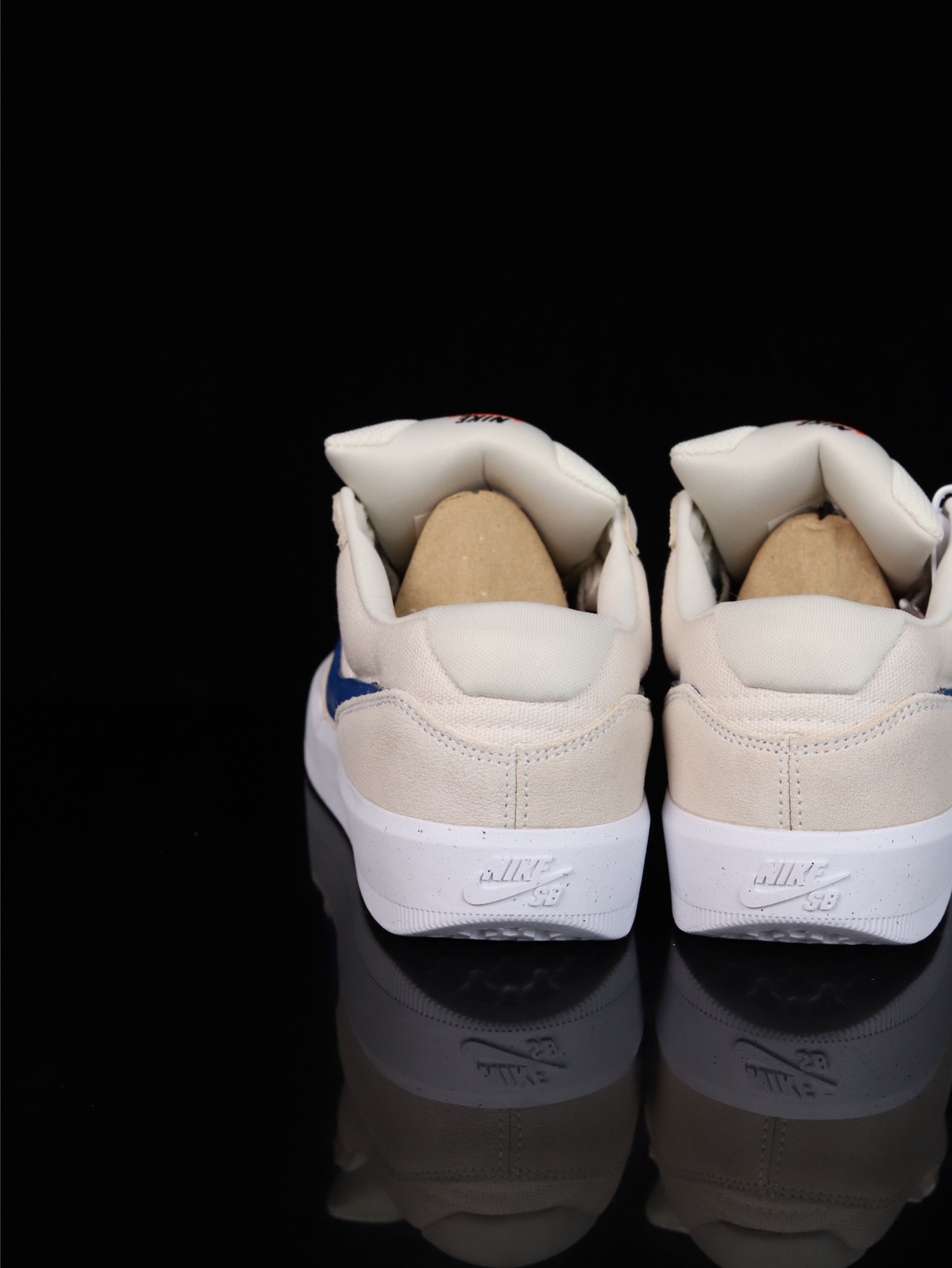 •终端放货💰140(本地自减)
•C版·极致性价比 耐克Nike SB Force 58低帮休闲板鞋 是一款将前沿创新带入街头的单品 它具有硫化杯底 具有出色的耐用性和灵活性 使用帆布和绒面革 在饰面上放置通风口
货号:CZ2959-007
尺码:36 36.5 37.5 38 38.5 39 40 40.5 41 42 42.5 43 44 45