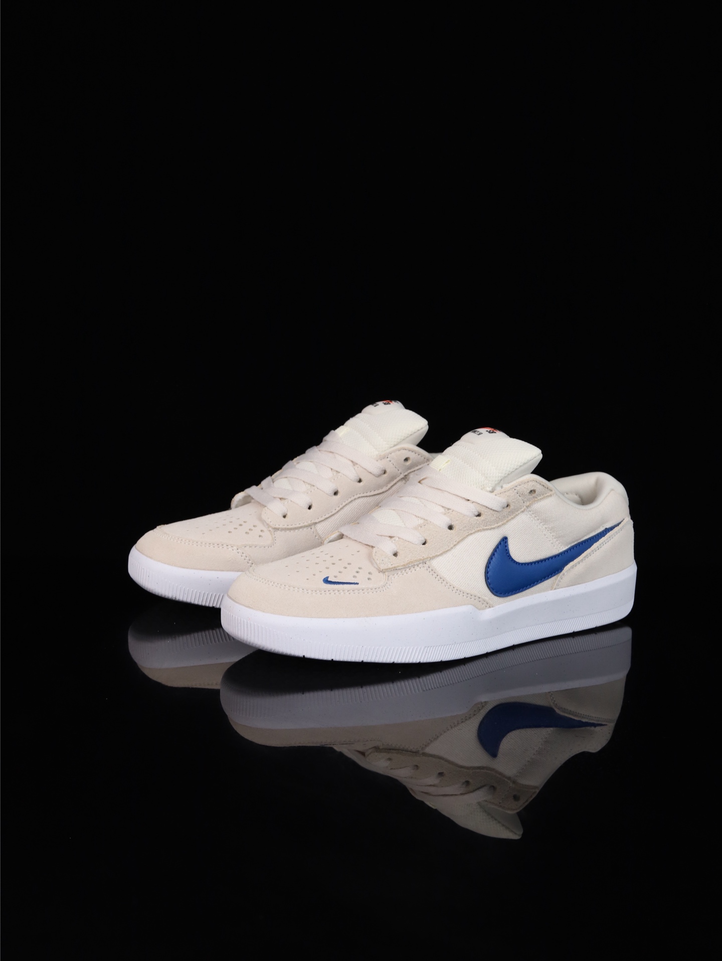 •终端放货💰140(本地自减)
•C版·极致性价比 耐克Nike SB Force 58低帮休闲板鞋 是一款将前沿创新带入街头的单品 它具有硫化杯底 具有出色的耐用性和灵活性 使用帆布和绒面革 在饰面上放置通风口
货号:CZ2959-007
尺码:36 36.5 37.5 38 38.5 39 40 40.5 41 42 42.5 43 44 45