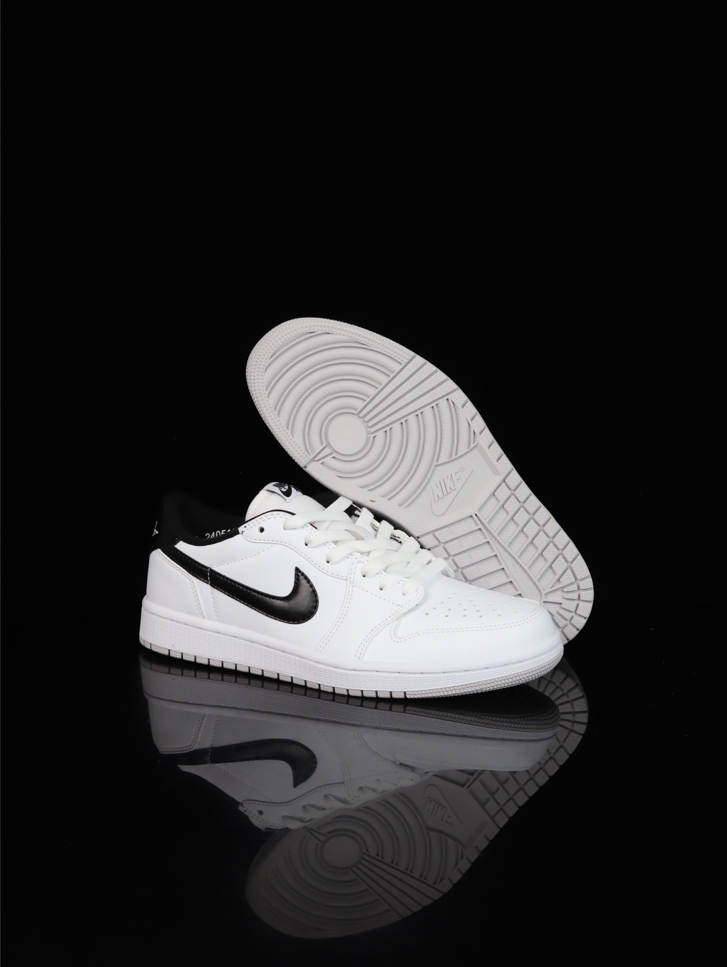 💰100
M版•头层极致性价比·Nike Air Jordan 1 Low
无原鞋不开发 原厂内置气垫魔块 A模大底 头层小牛皮 鞋舌AJ原厂专用牛津布+AJ专用反口珍珠布+原厂无杂质高弹内里海棉+特殊封边弹力鞋带
货号: FB9933-102
Size :36 36.5 37.5 38 38.5 39 40 40.5 41 42 42.5 43 44 44.5 45 46