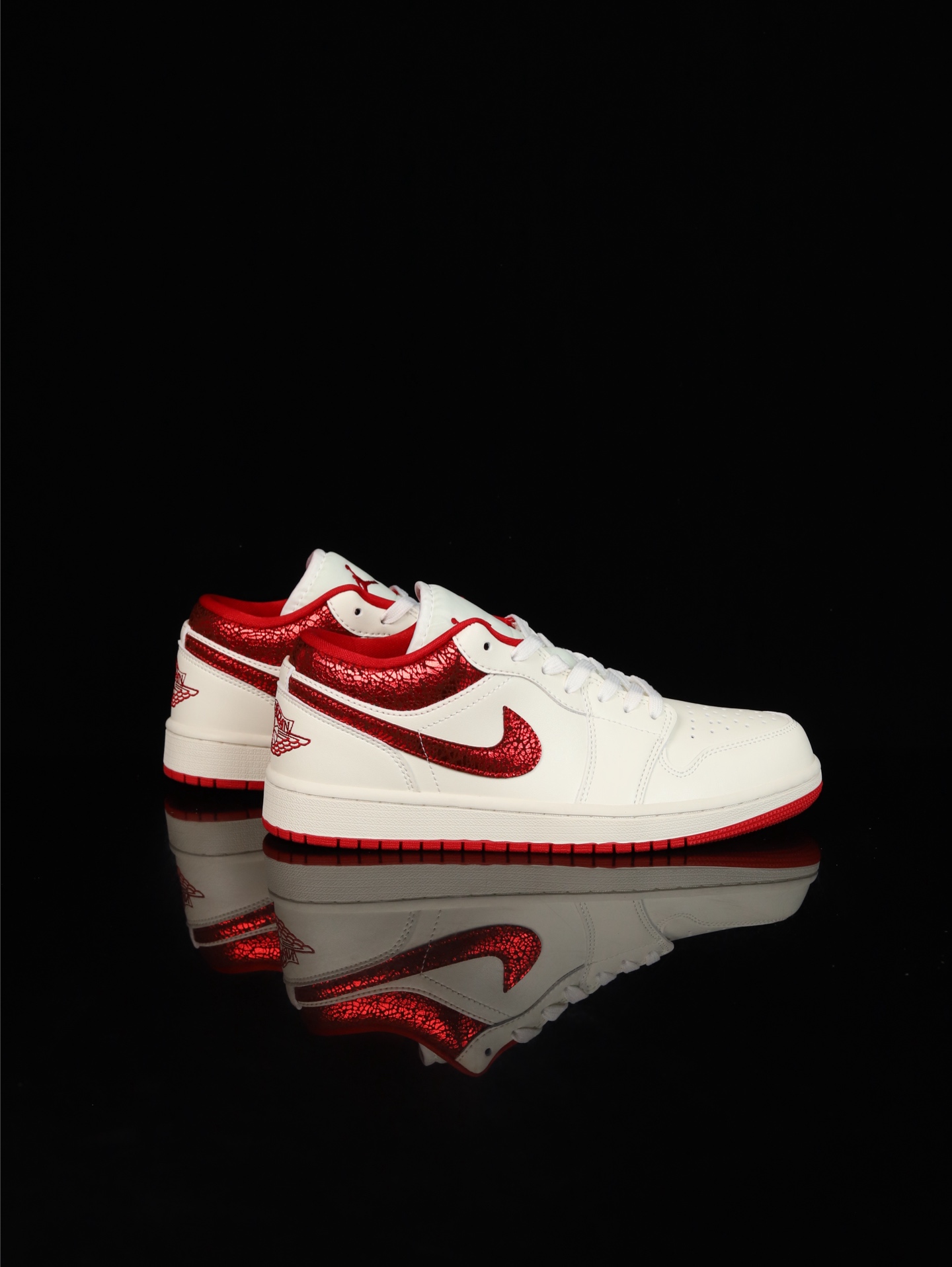 💰100
M版•头层极致性价比·Nike Air Jordan 1 Low
无原鞋不开发 原厂内置气垫魔块 A模大底 头层小牛皮 鞋舌AJ原厂专用牛津布+AJ专用反口珍珠布+原厂无杂质高弹内里海棉+特殊封边弹力鞋带
货号: HJ9338-106
Size :36 36.5 37.5 38 38.5 39 40 40.5 41 42 42.5 43 44 44.5 45 46