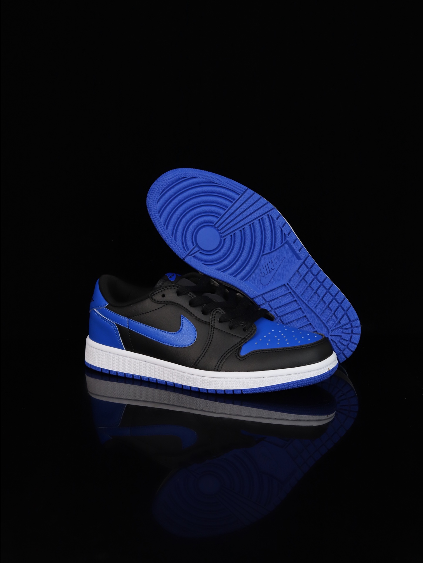 💰100
M版•头层极致性价比·Nike Air Jordan 1 Low
无原鞋不开发 原厂内置气垫魔块 A模大底 头层小牛皮 鞋舌AJ原厂专用牛津布+AJ专用反口珍珠布+原厂无杂质高弹内里海棉+特殊封边弹力鞋带
货号: IB1981-004
Size :36 36.5 37.5 38 38.5 39 40 40.5 41 42 42.5 43 44 44.5 45 46