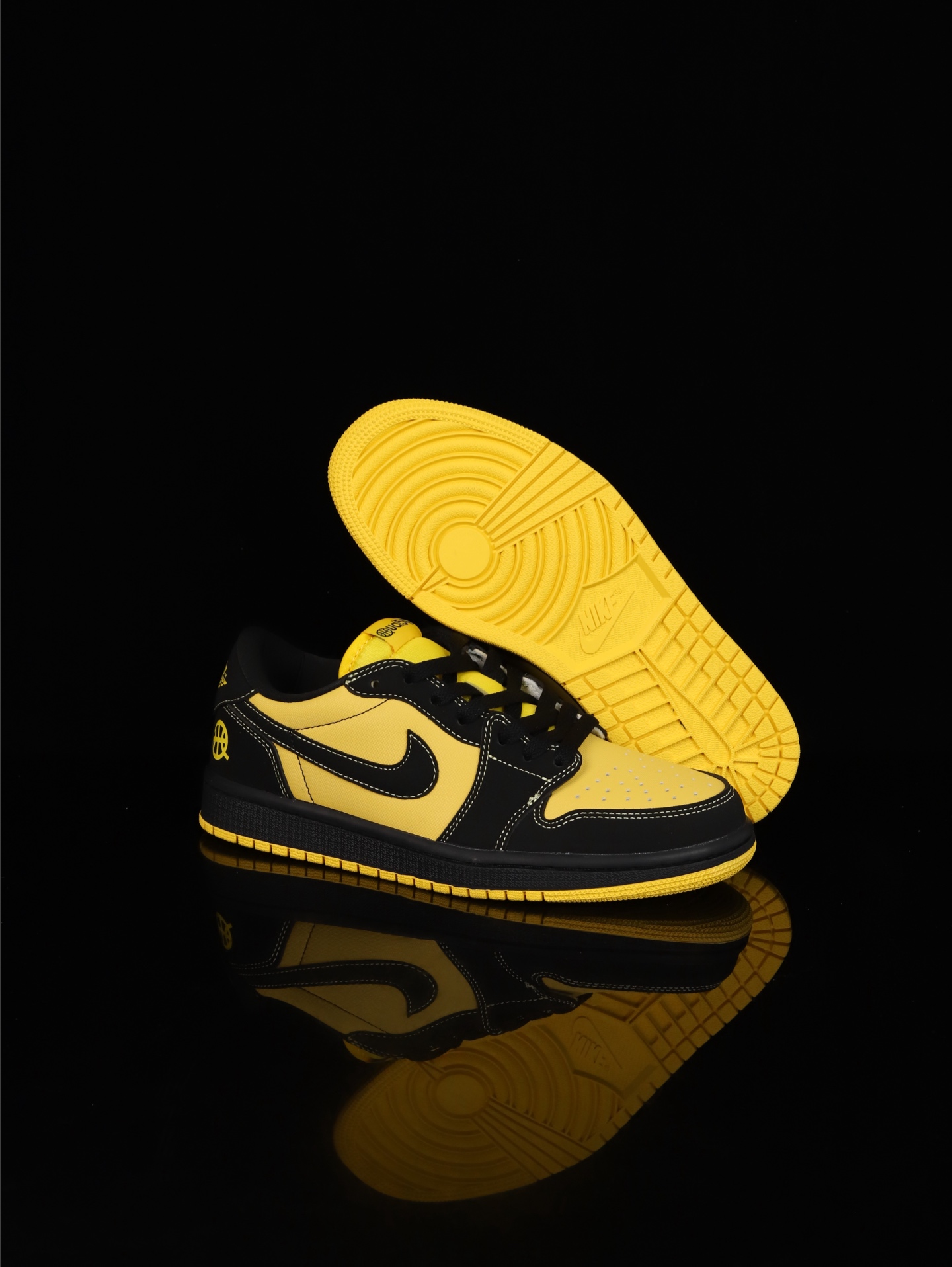 💰100
M版•头层极致性价比·Nike Air Jordan 1 Low
无原鞋不开发 原厂内置气垫魔块 A模大底 头层小牛皮 鞋舌AJ原厂专用牛津布+AJ专用反口珍珠布+原厂无杂质高弹内里海棉+特殊封边弹力鞋带
货号: IB8836-007
Size :36 36.5 37.5 38 38.5 39 40 40.5 41 42 42.5 43 44 44.5 45 46