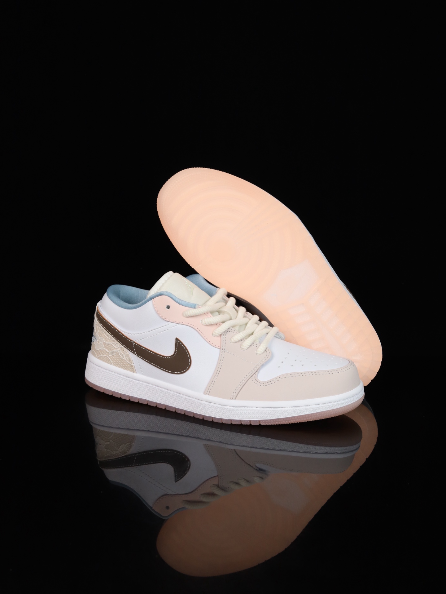 💰100
M版•头层极致性价比·Nike Air Jordan 1 Low
无原鞋不开发 原厂内置气垫魔块 A模大底 头层小牛皮 鞋舌AJ原厂专用牛津布+AJ专用反口珍珠布+原厂无杂质高弹内里海棉+特殊封边弹力鞋带
货号: IB8859-101
Size :36 36.5 37.5 38 38.5 39 40 40.5 41 42 42.5 43 44 44.5 45 46